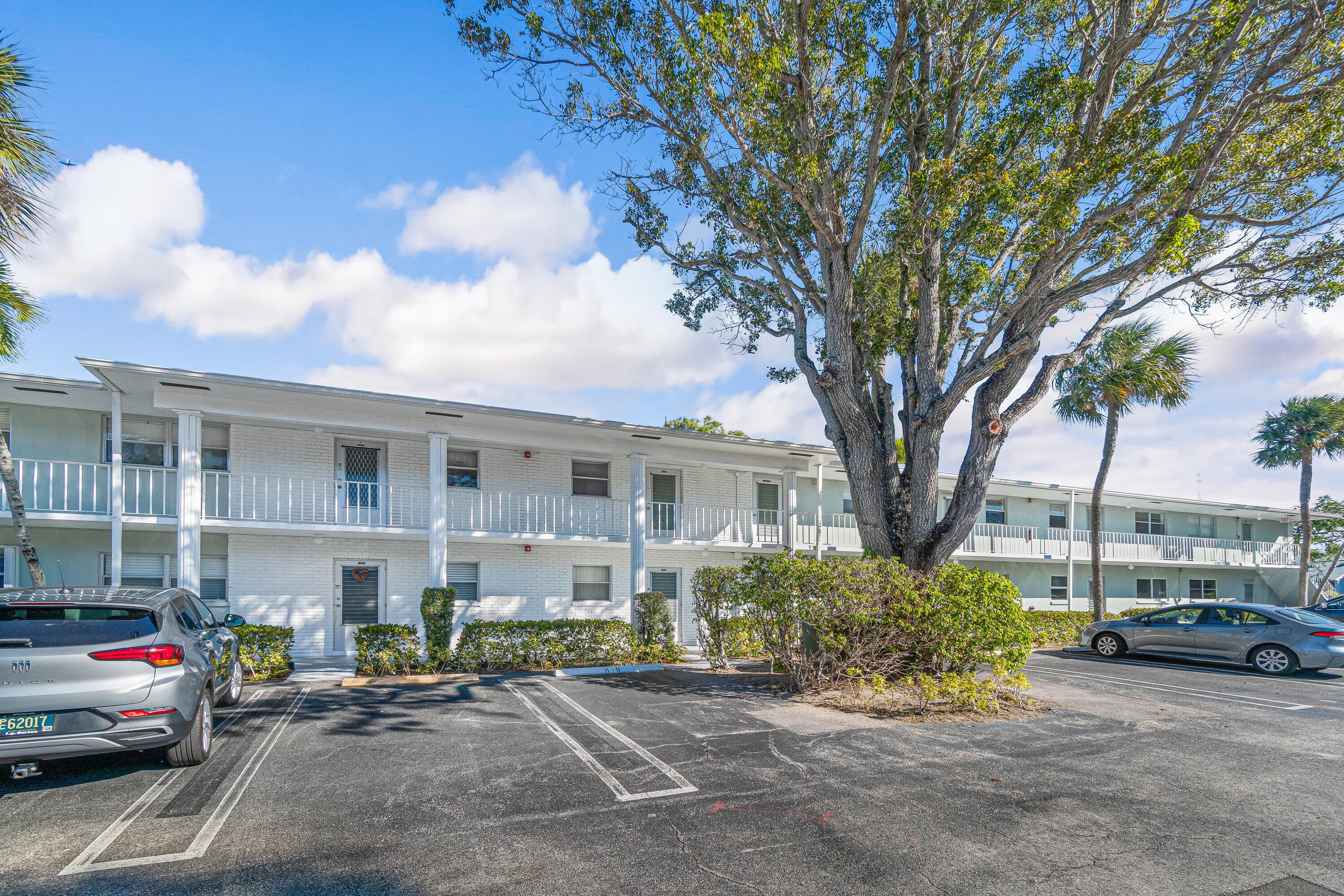 2700 SW 22nd Avenue 1407, Delray Beach, FL 33445 — photo 3 of 22
