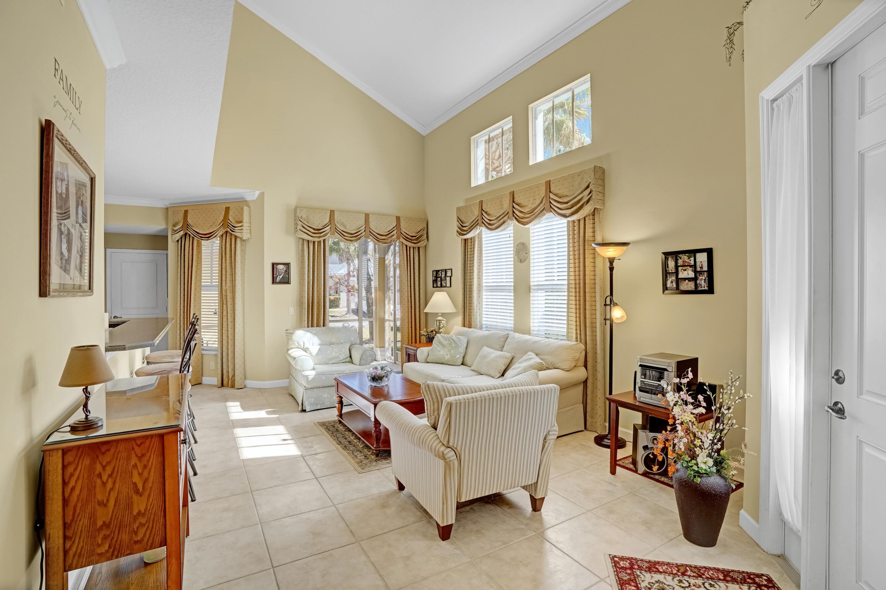 10484 SW Westlawn Boulevard, Port St. Lucie, FL 34987 — photo 10 of 40