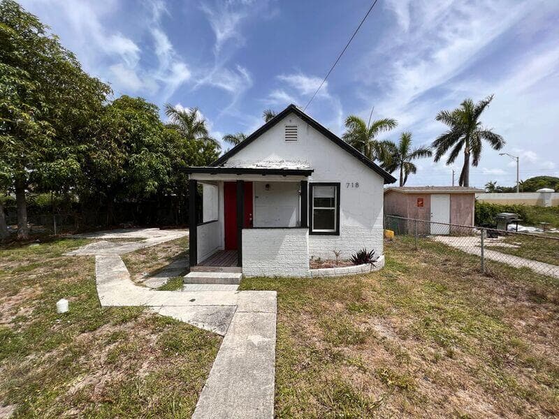 718 W 7th Street 2, Riviera Beach, FL 33404 — photo