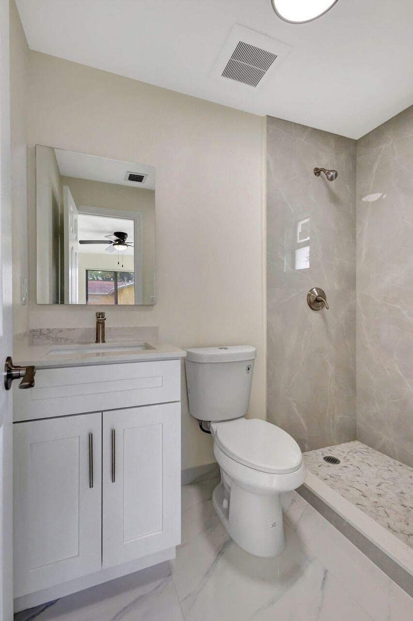 2016 Avenue S, Riviera Beach, FL 33404 — photo 4 of 17