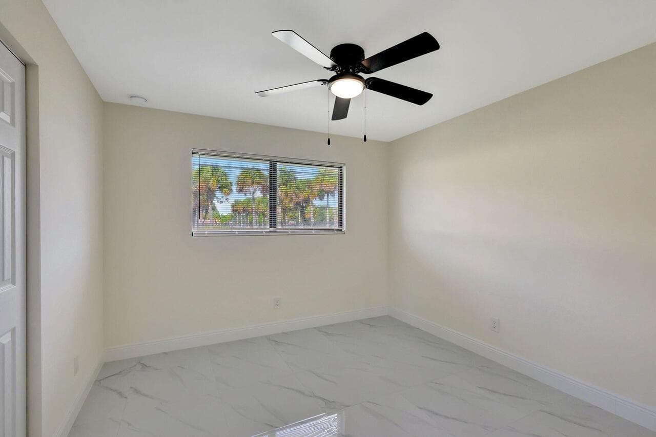 2016 Avenue S, Riviera Beach, FL 33404 — photo 13 of 17