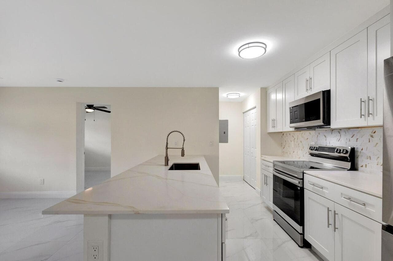 2016 Avenue S, Riviera Beach, FL 33404 — photo 15 of 17