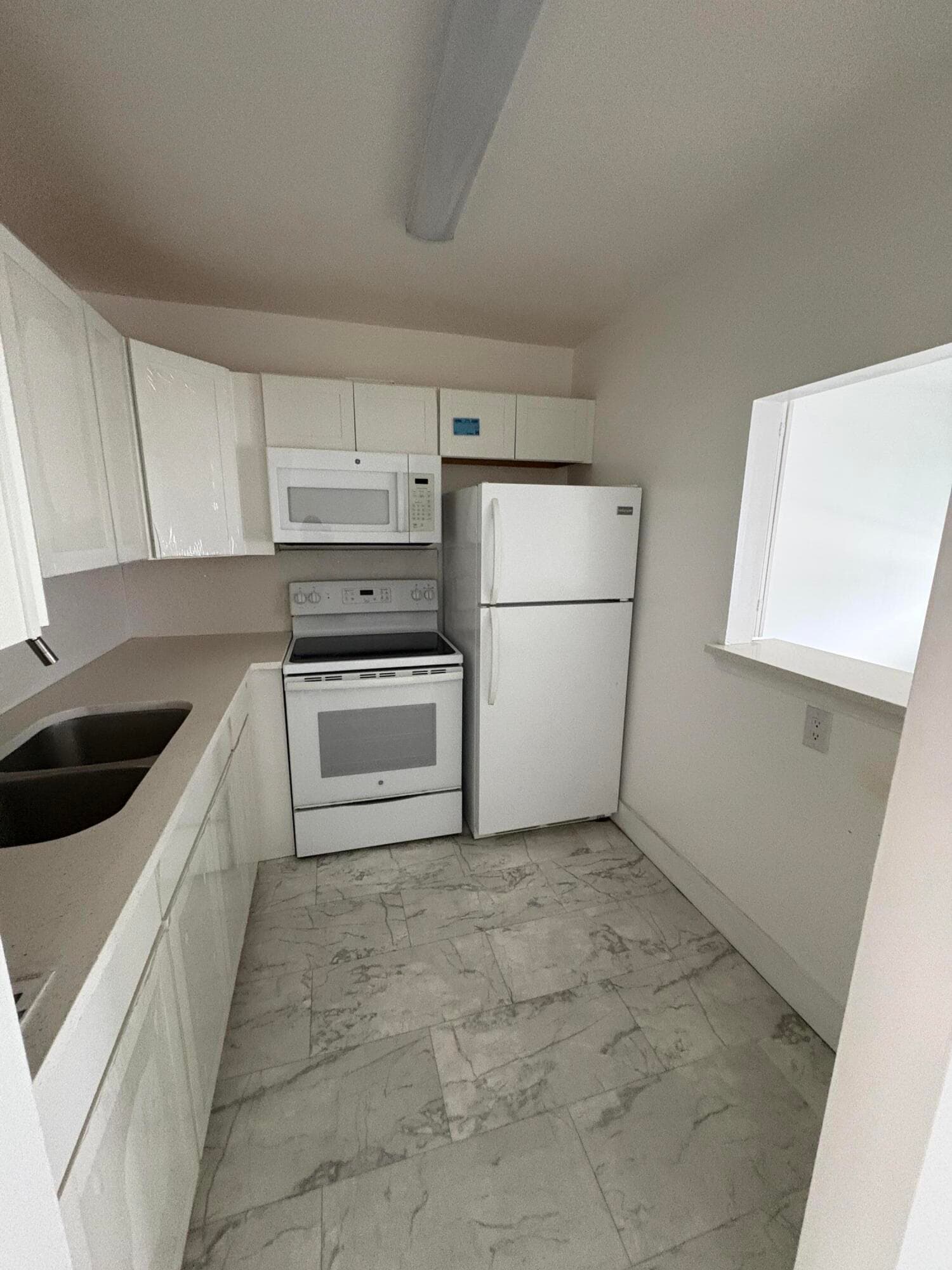 374 Camden P, West Palm Beach, FL 33417 — photo 11 of 21