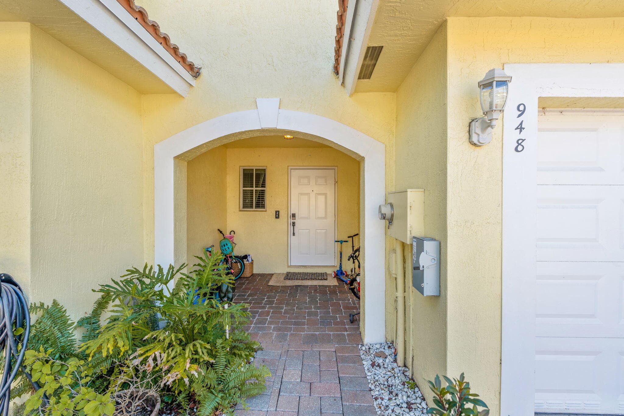 948 Imperial Lake Road, West Palm Beach, FL 33413 — photo 3 of 67