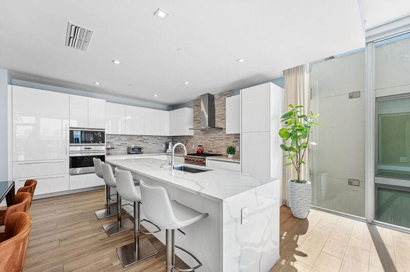 41 Isle Of Venice Drive Ph 502, Fort Lauderdale, FL 33301 — photo 11 of 47