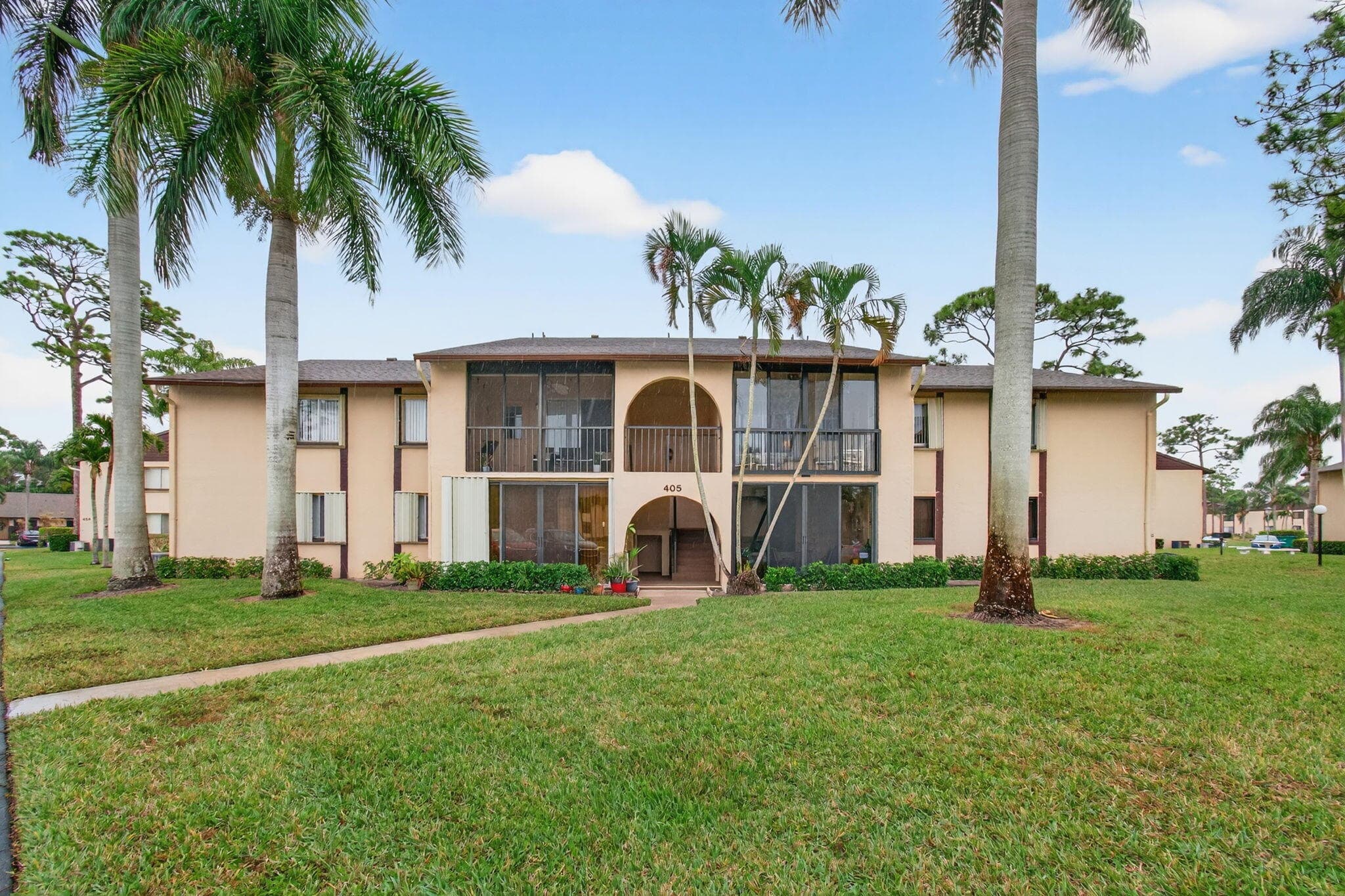 405 Pine Glen Lane D-2, Greenacres, FL 33463 — photo 1 of 36