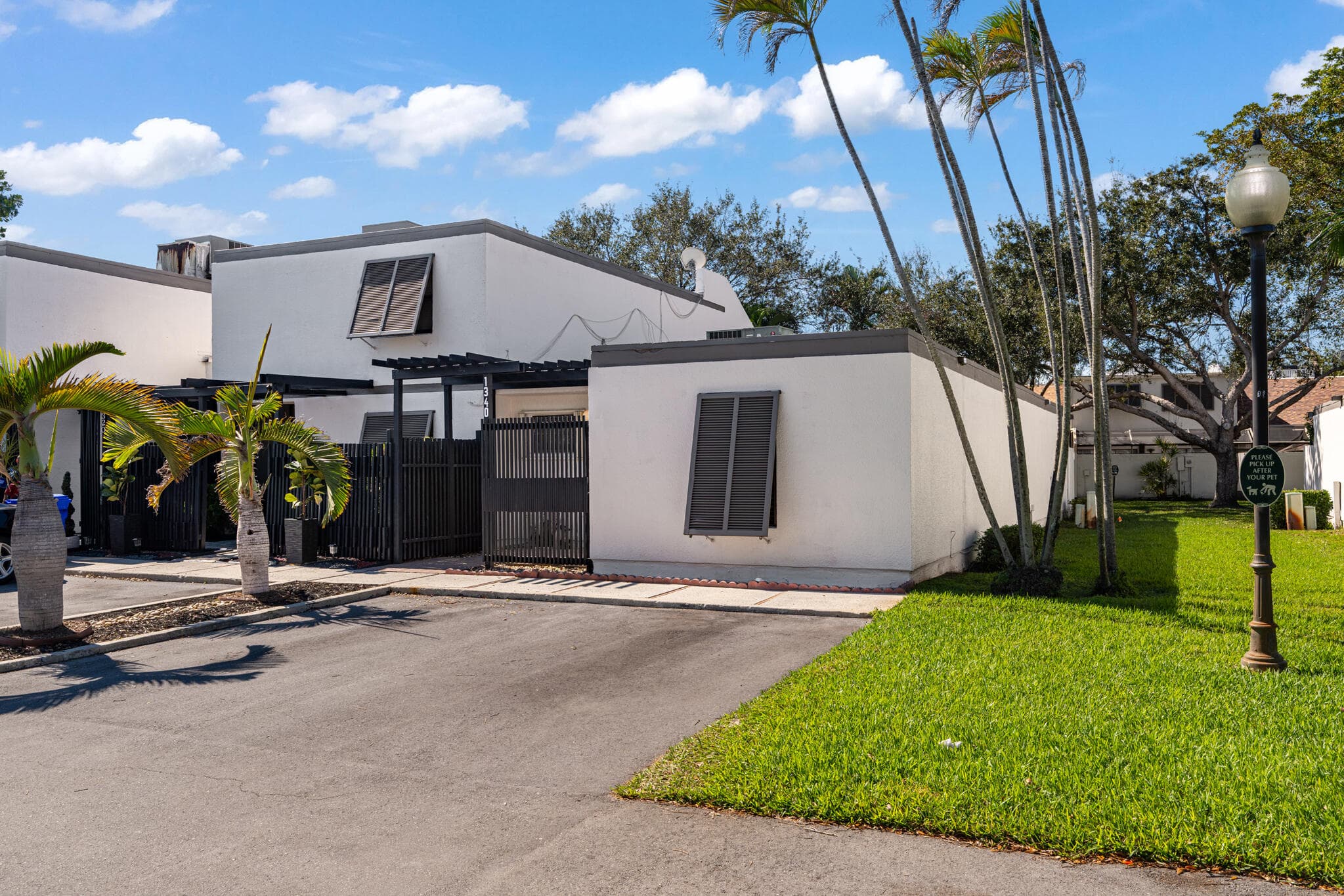 1340 E Golfview Drive, Pembroke Pines, FL 33026 — photo 1 of 27