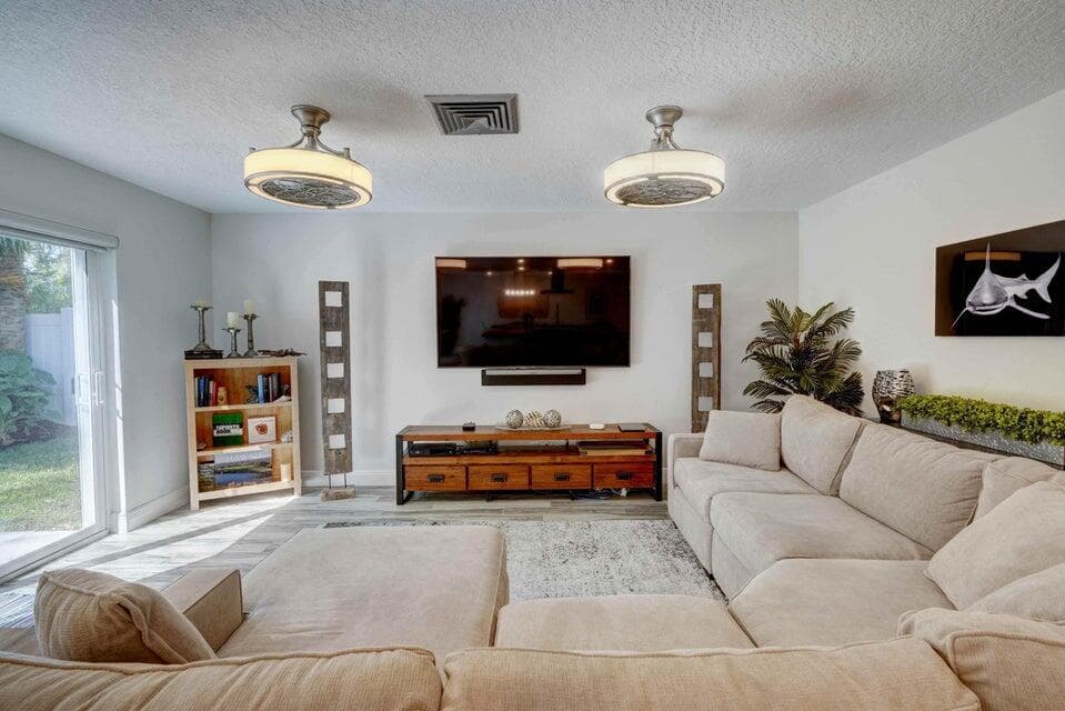 2594 Marcinski Road, Jupiter, FL 33477 — photo 7 of 10