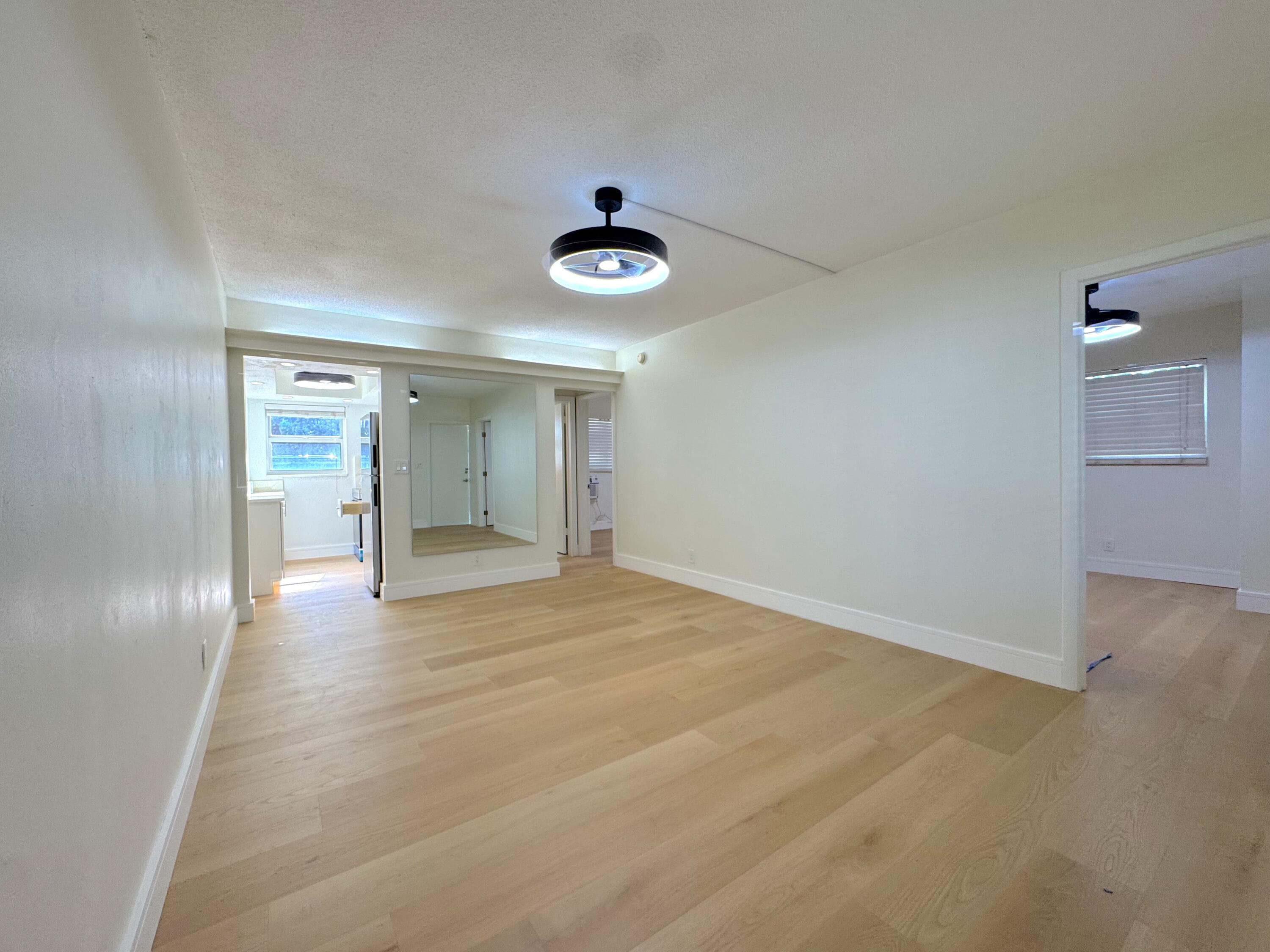 2815 NE 33rd Avenue 106, Fort Lauderdale, FL 33308 — photo 4 of 33