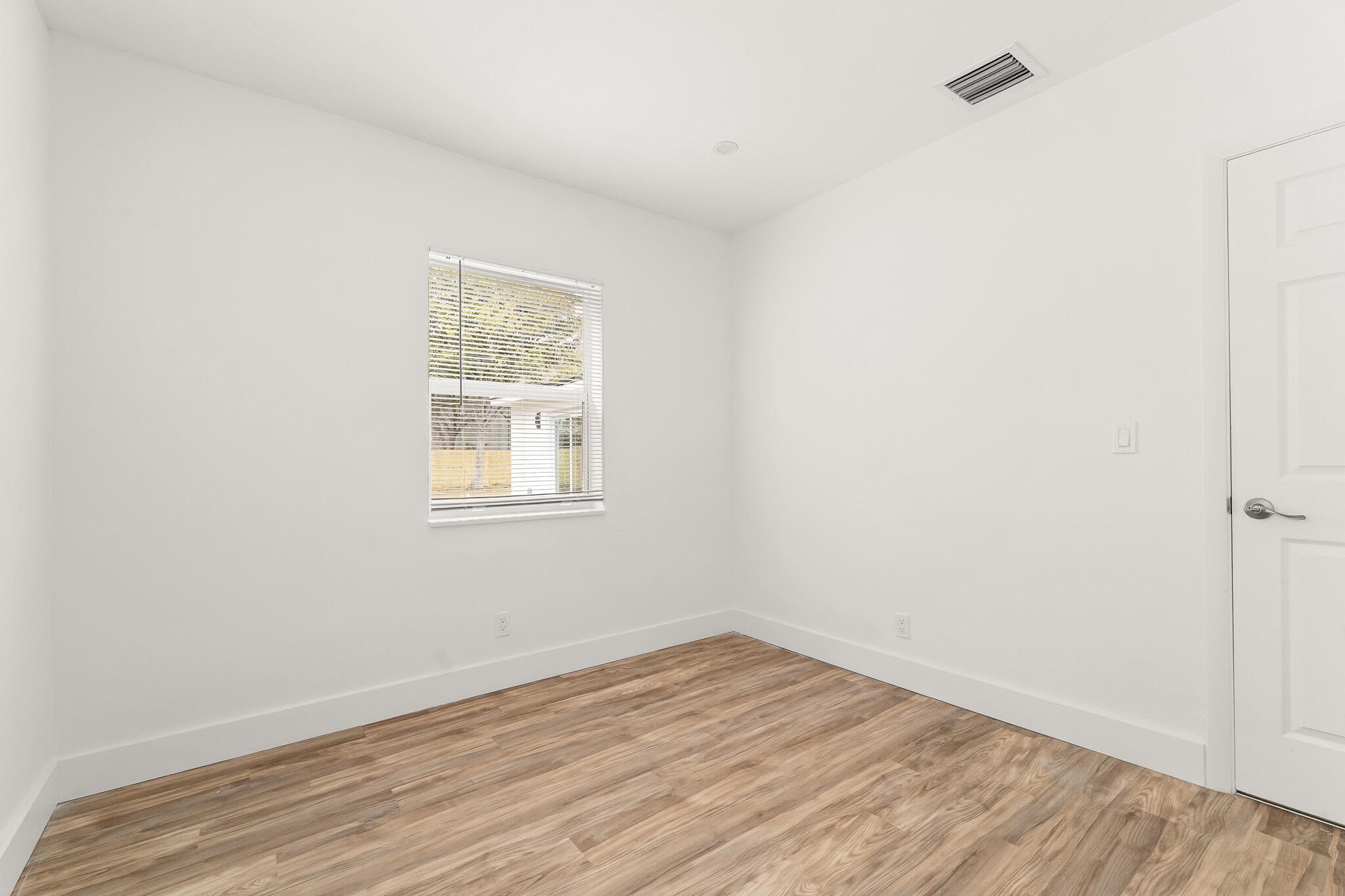 1311 Avenue H, Riviera Beach, FL 33404 — photo 13 of 32