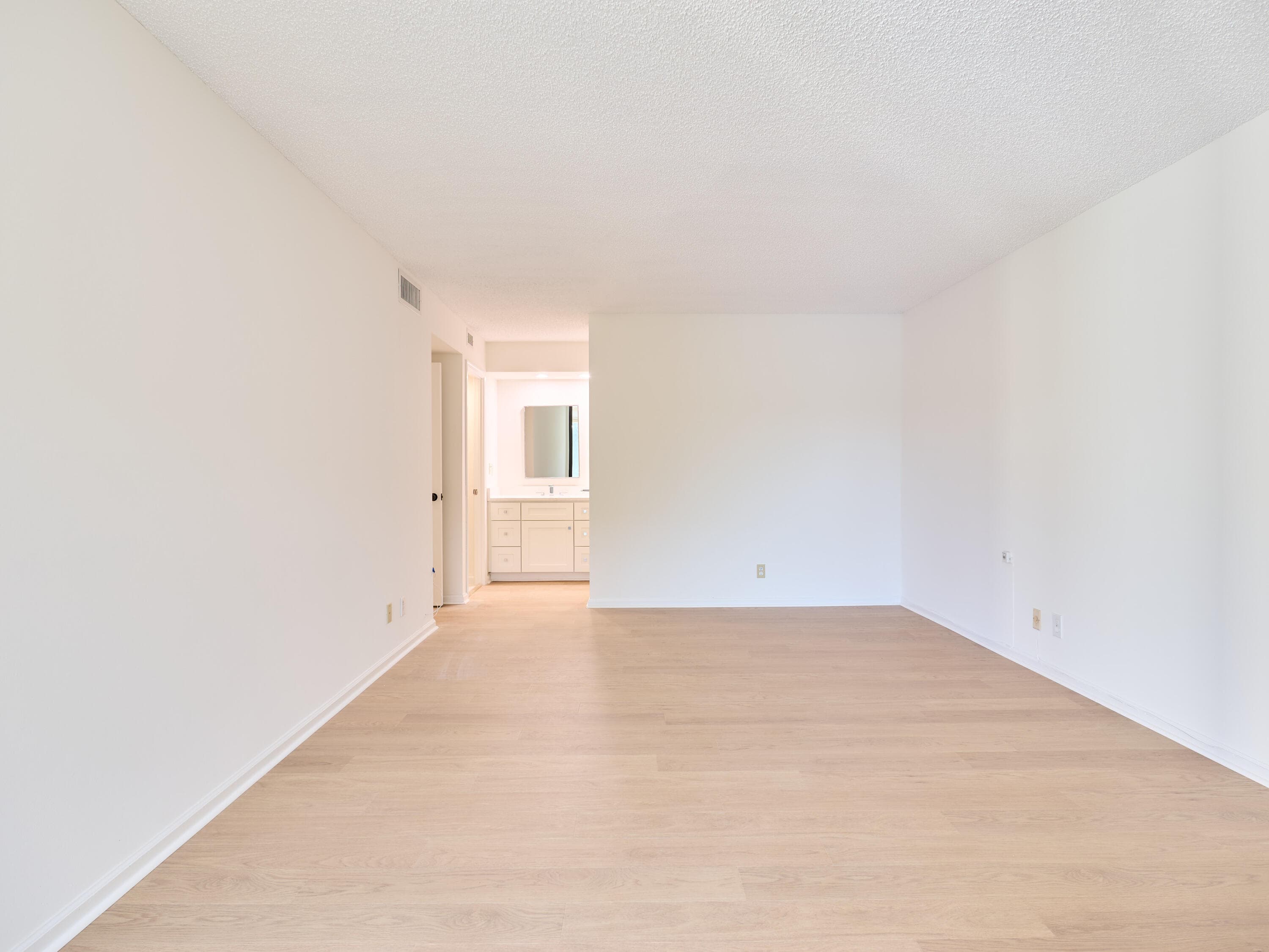 5250 Woodland Lakes Drive 130, Palm Beach Gardens, FL 33418 — photo 17 of 34