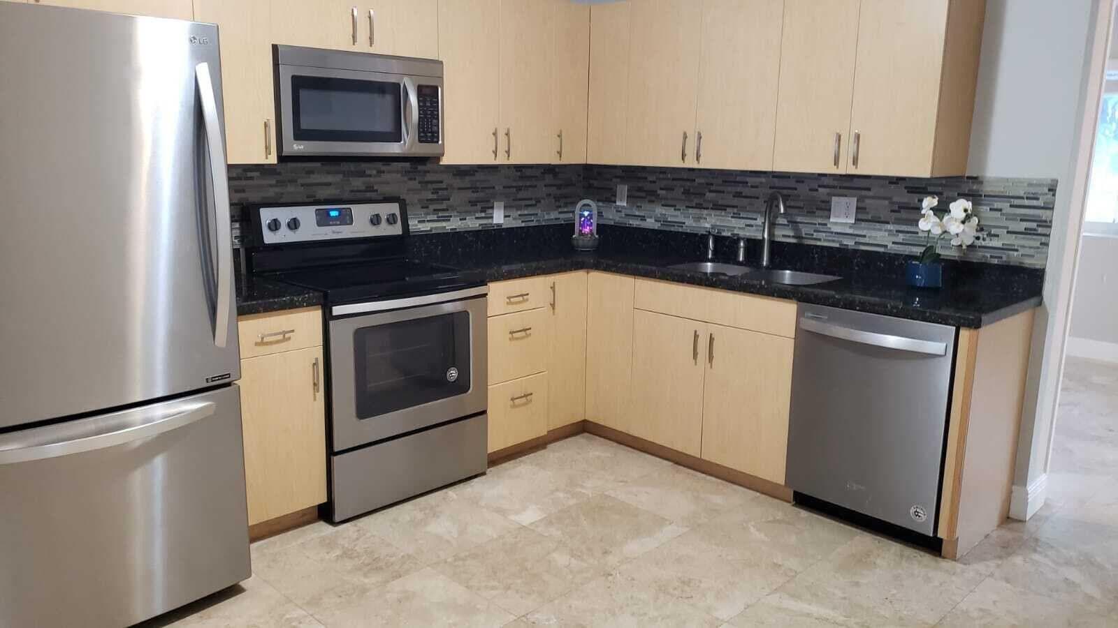 2210 NE 36th Street A&b, Lighthouse Point, FL 33064 — photo 13 of 26