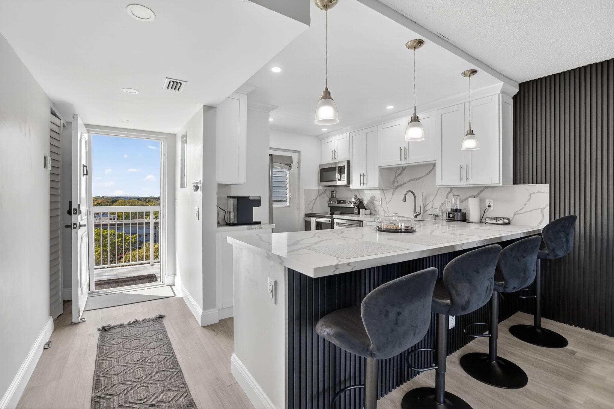 5700 NW 2nd Avenue Apt 711, Boca Raton, FL 33487 — photo 1 of 34