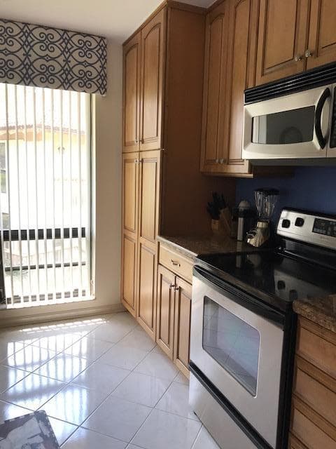 428 Brackenwood Lane S, Palm Beach Gardens, FL 33418 — photo 9 of 26
