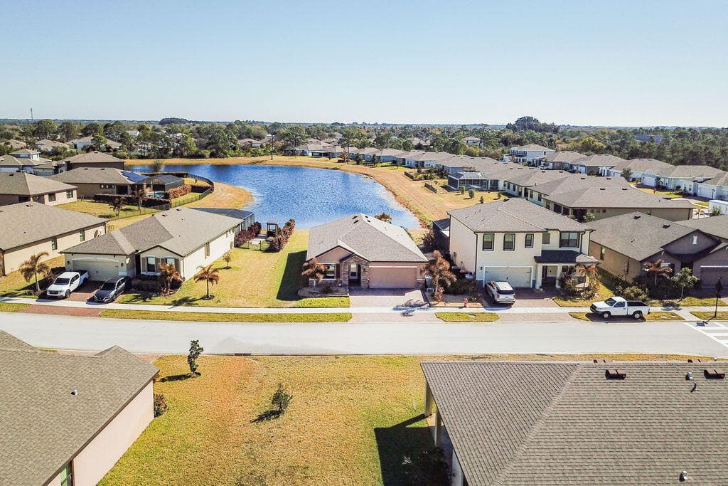 6560 Canterbridge Drive, Vero Beach, FL 32967 — photo 1 of 48