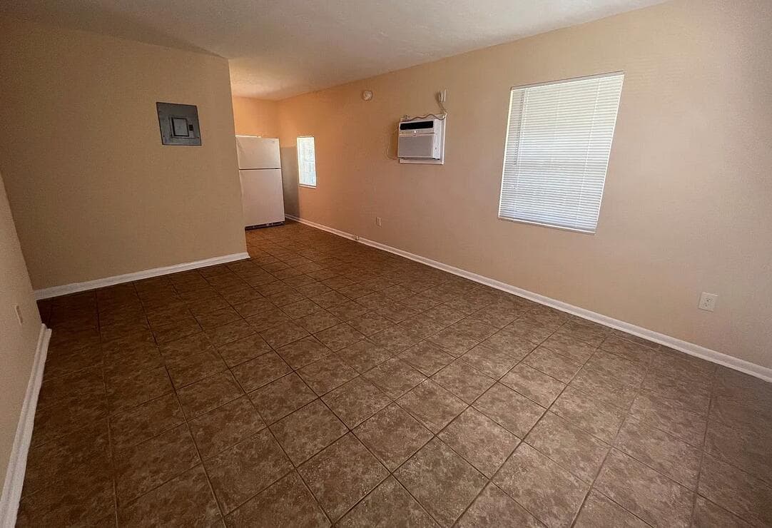 182 W 34th Street 1, Riviera Beach, FL 33404 — photo 7 of 11