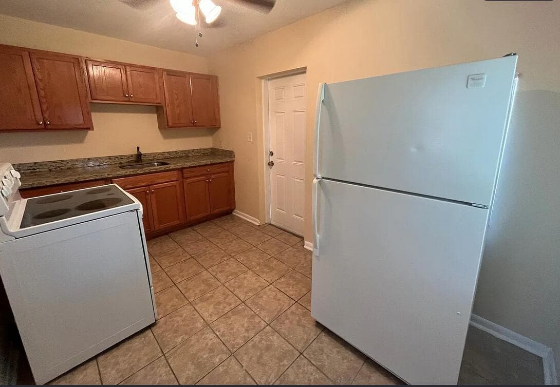 182 W 34th Street 1, Riviera Beach, FL 33404 — photo 4 of 11