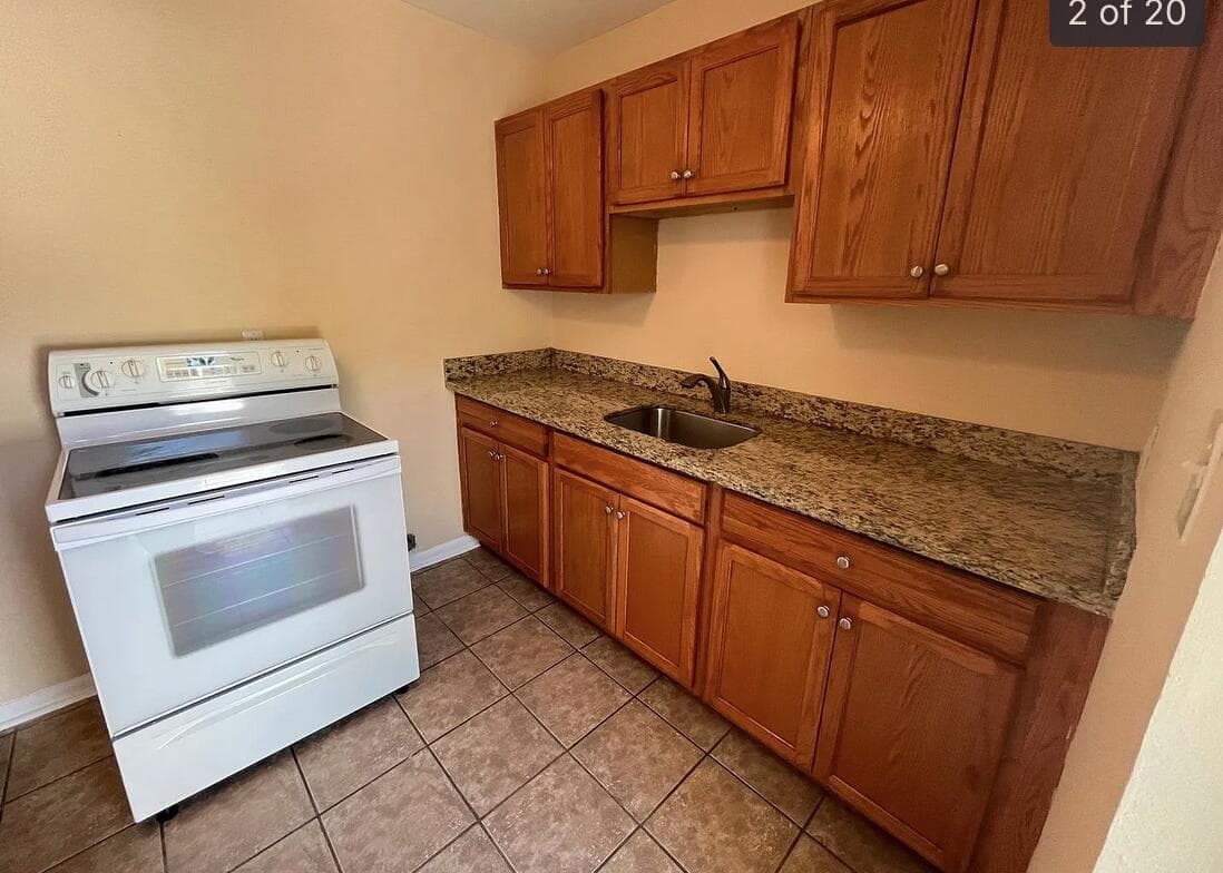182 W 34th Street 1, Riviera Beach, FL 33404 — photo 5 of 11