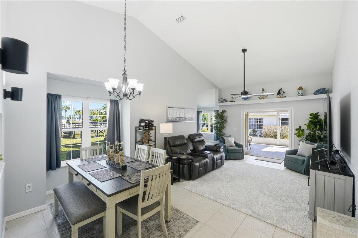 1827 Aynsley Way 5, Vero Beach, FL 32966 — photo 3 of 43