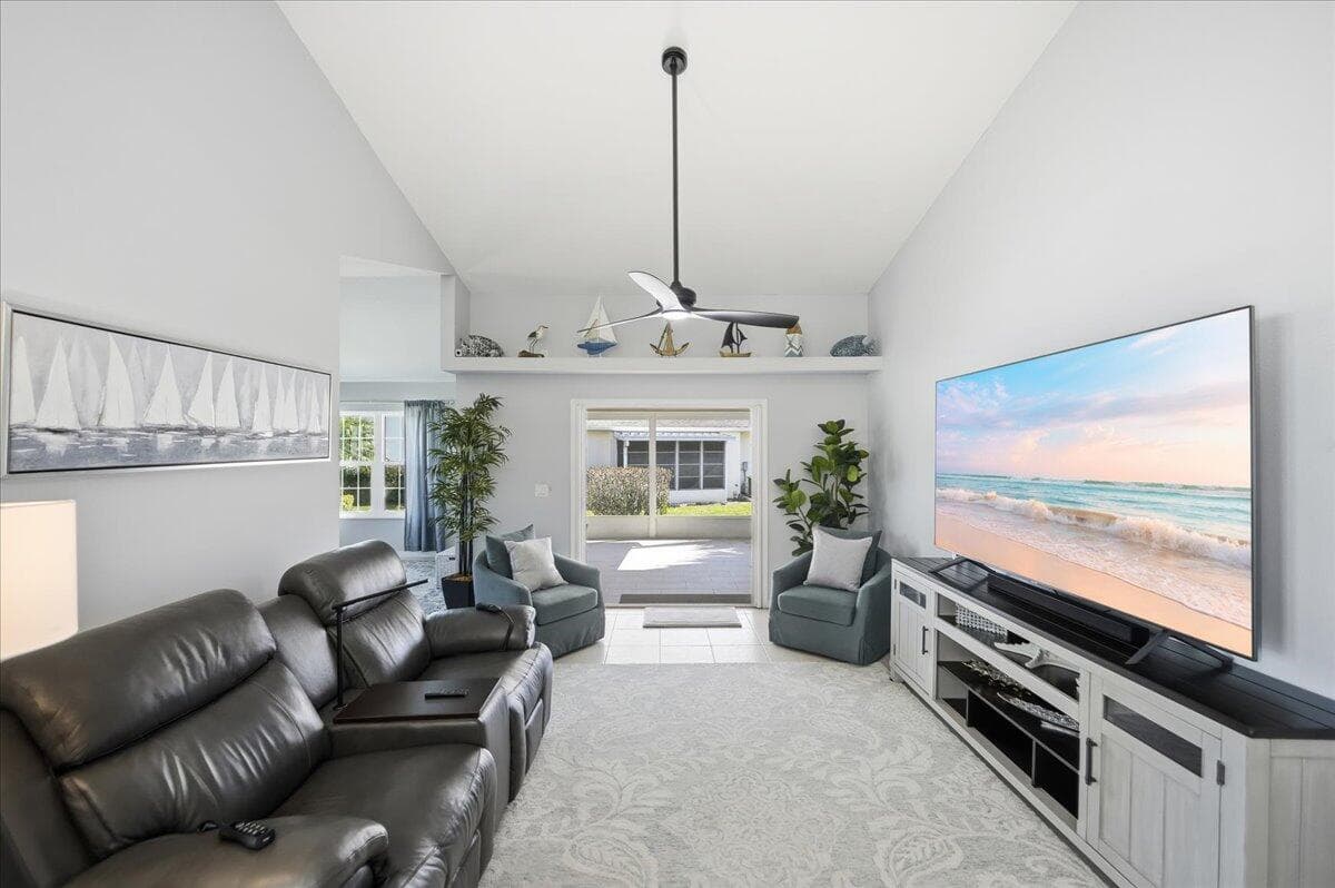 1827 Aynsley Way 5, Vero Beach, FL 32966 — photo 4 of 43