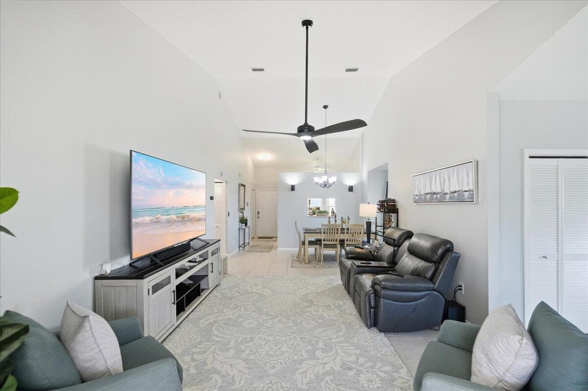 1827 Aynsley Way 5, Vero Beach, FL 32966 — photo 5 of 43
