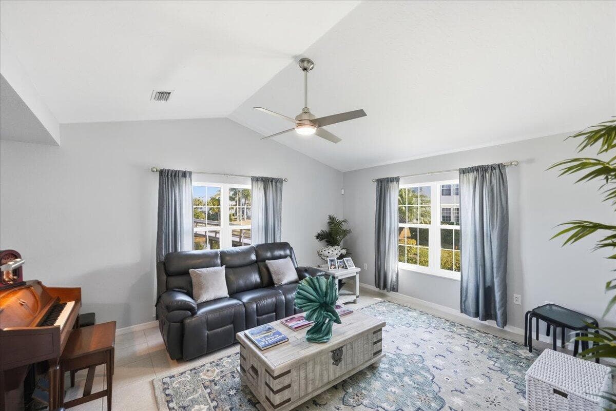 1827 Aynsley Way 5, Vero Beach, FL 32966 — photo 14 of 43