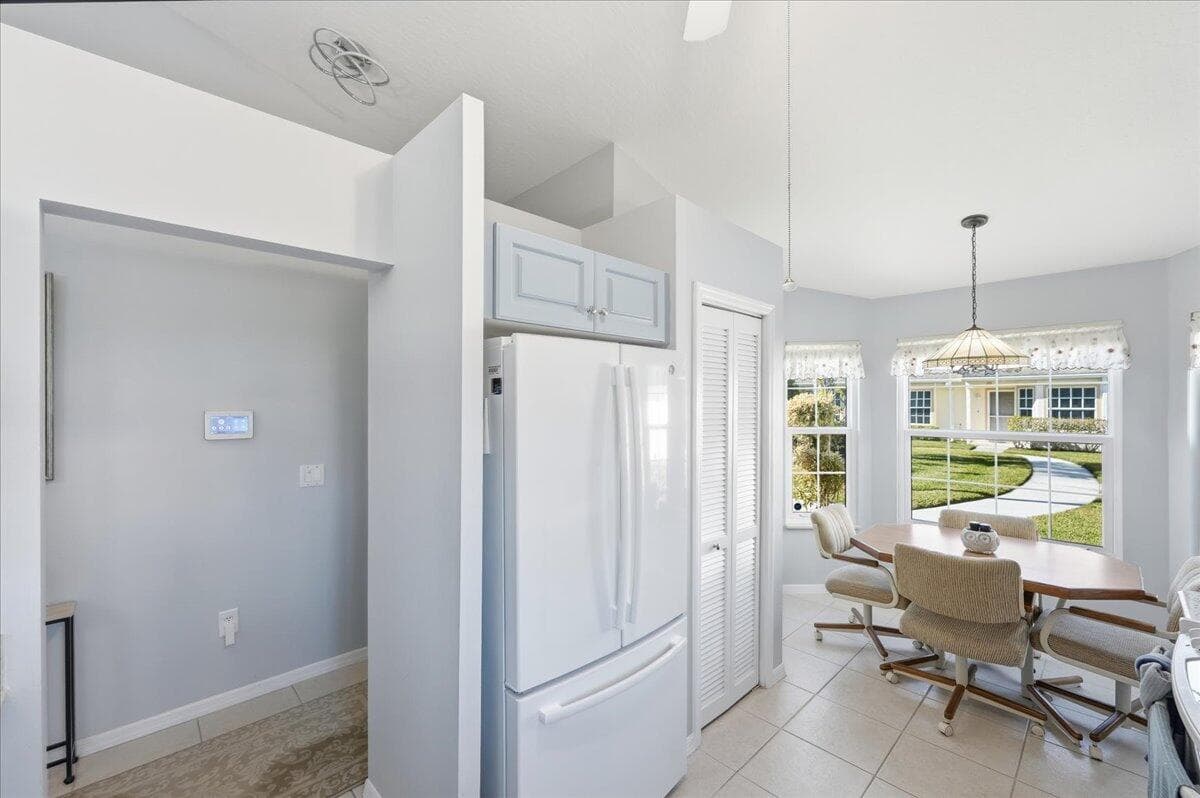 1827 Aynsley Way 5, Vero Beach, FL 32966 — photo 12 of 43