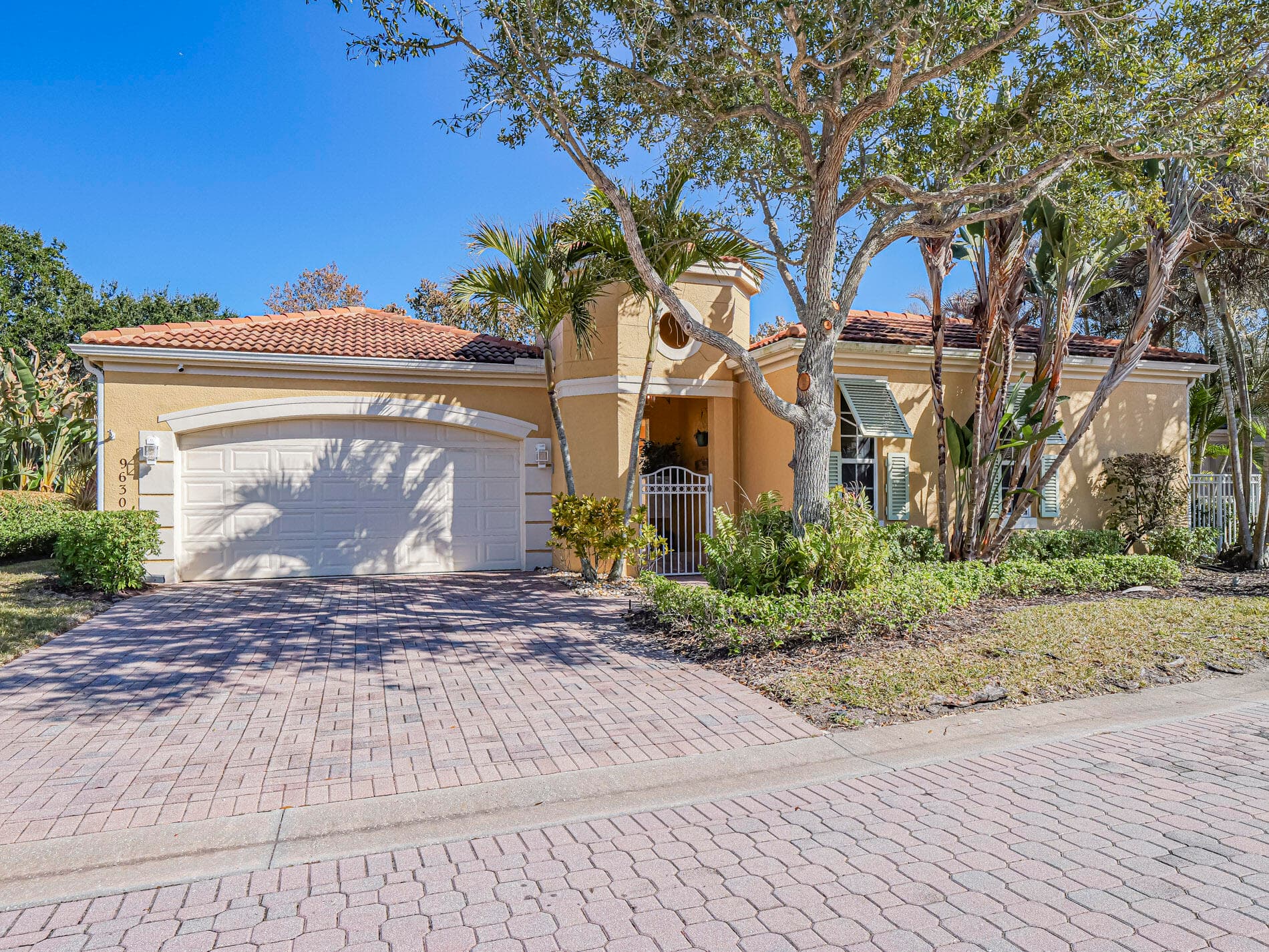 9630 E Maiden Court, Vero Beach, FL 32963 — photo 1 of 37