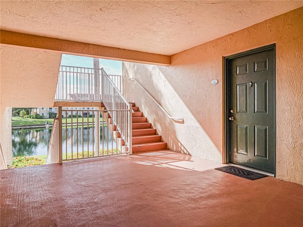 1640 N 42nd Circle 206, Vero Beach, FL 32967 — photo 2 of 34