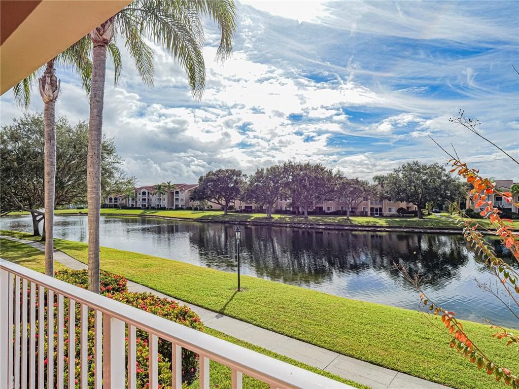1640 N 42nd Circle 206, Vero Beach, FL 32967 — photo 3 of 34