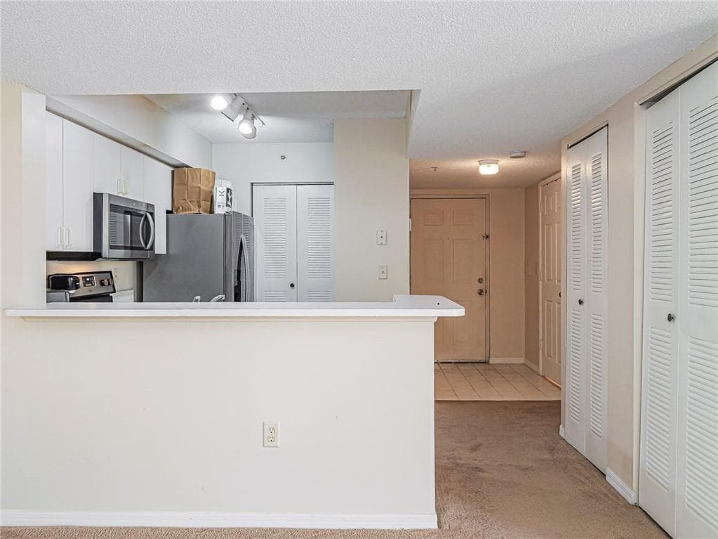 1640 N 42nd Circle 206, Vero Beach, FL 32967 — photo 8 of 34