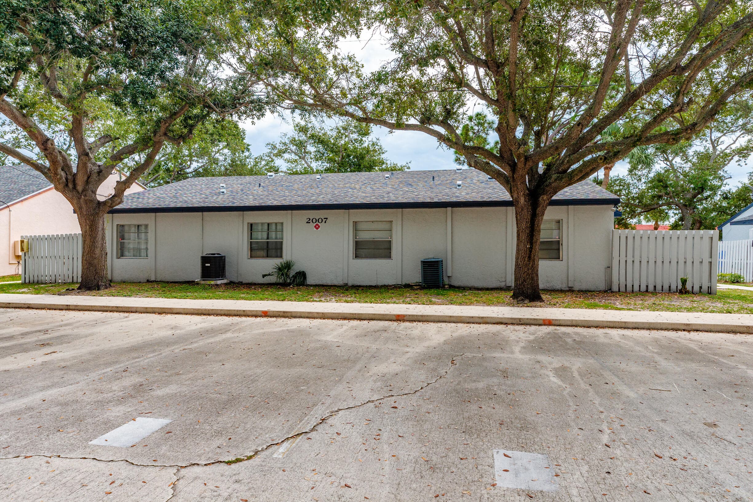 2007 Oleander Boulevard Apt D, Fort Pierce, FL 34950 — photo 1 of 41