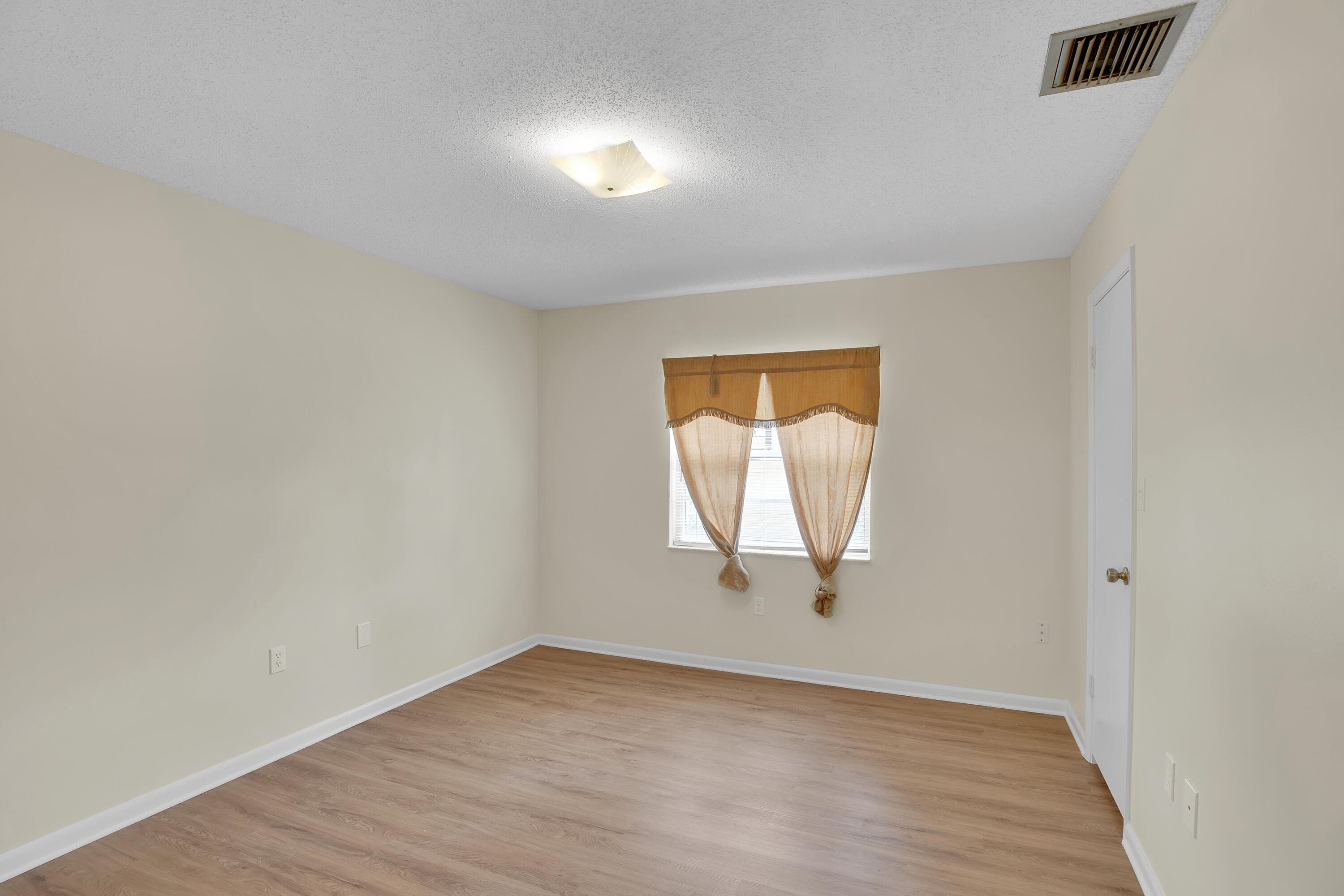 2007 Oleander Boulevard Apt D, Fort Pierce, FL 34950 — photo 21 of 41