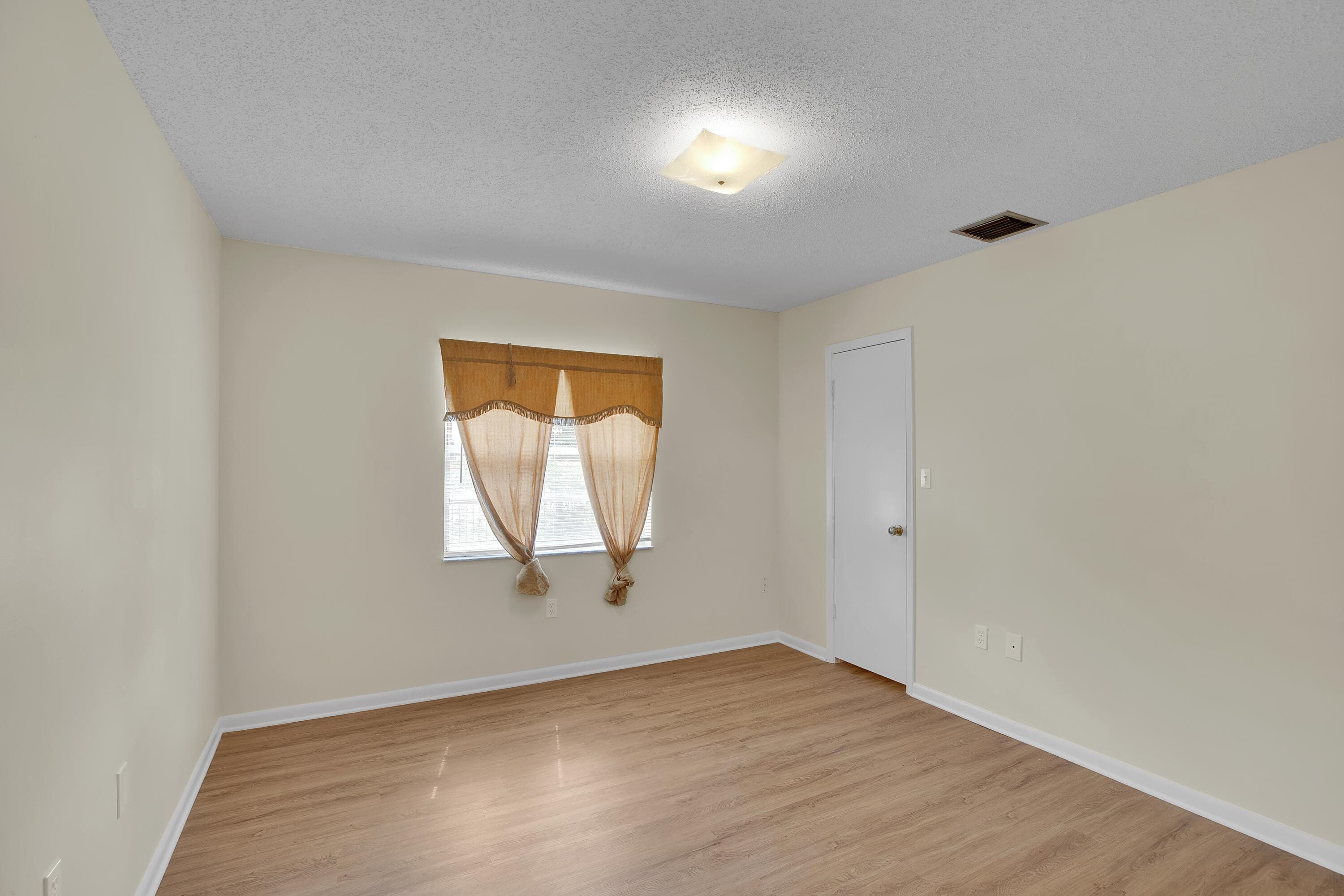 2007 Oleander Boulevard Apt D, Fort Pierce, FL 34950 — photo 22 of 41