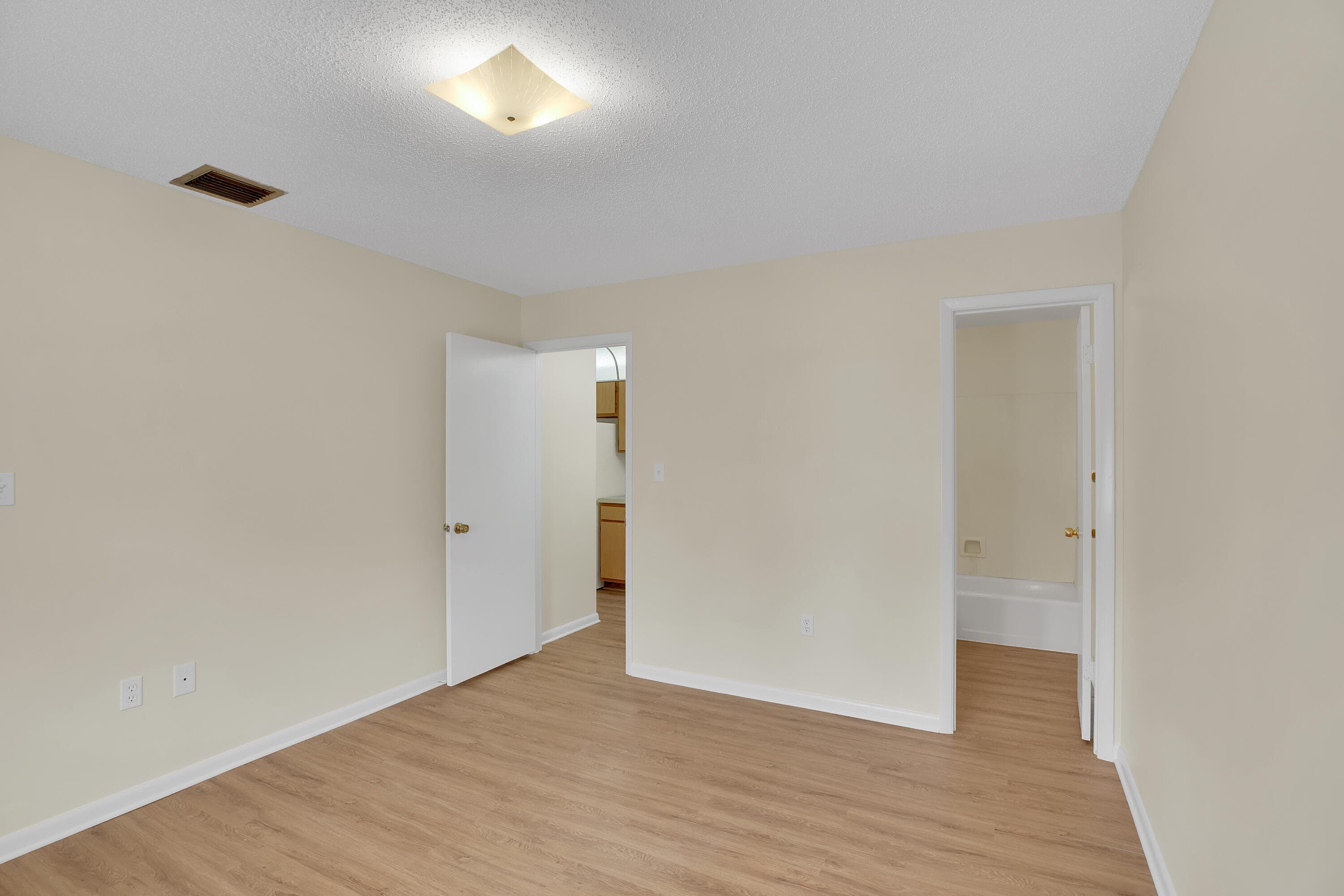 2007 Oleander Boulevard Apt D, Fort Pierce, FL 34950 — photo 23 of 41