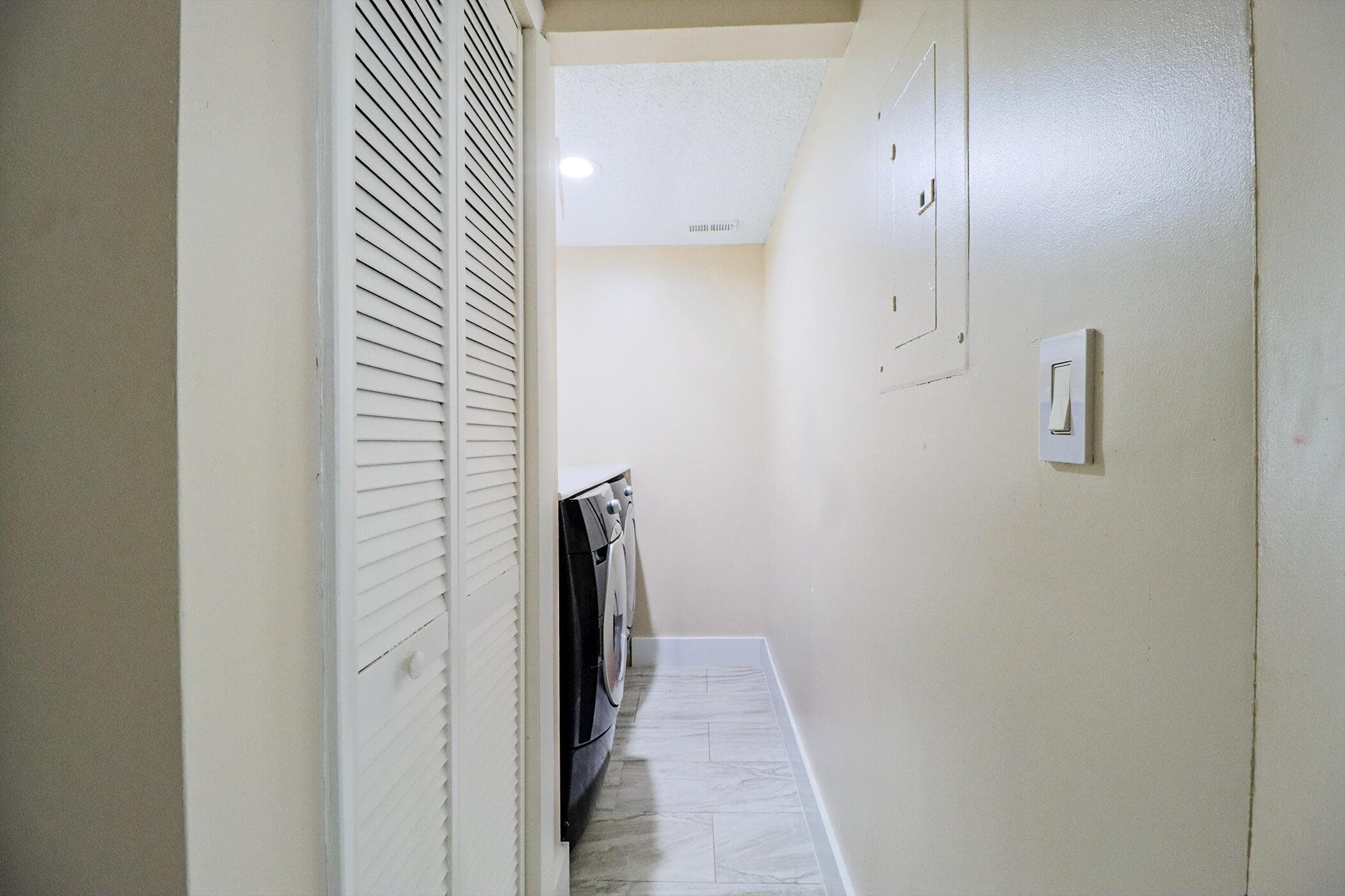450 Palm Circle 106, Pembroke Pines, FL 33025 — photo 8 of 87