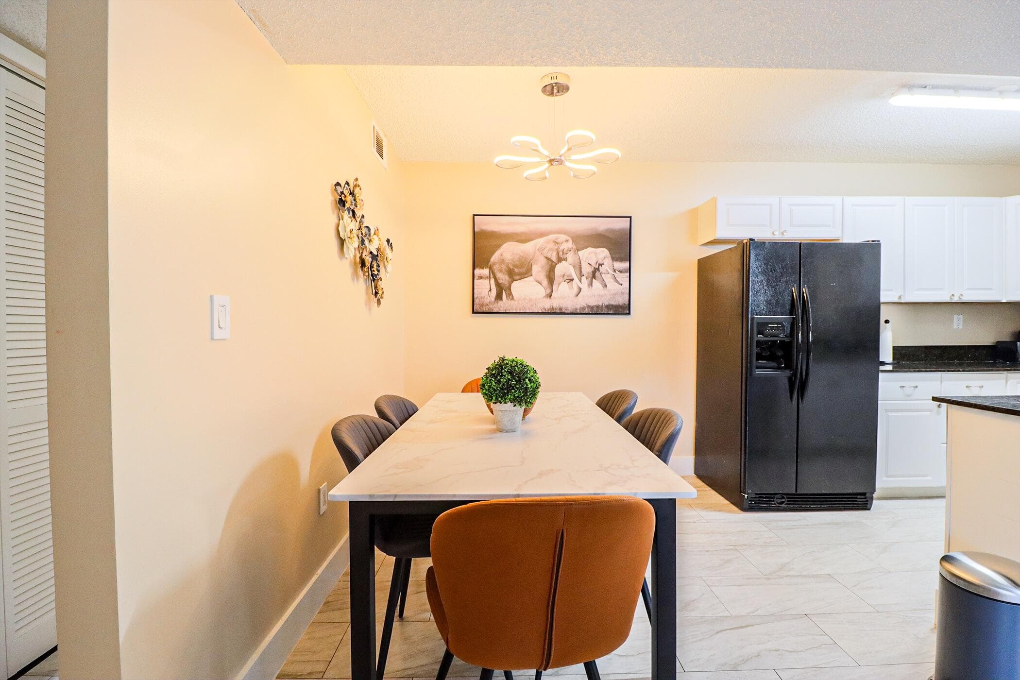 450 Palm Circle 106, Pembroke Pines, FL 33025 — photo 10 of 87