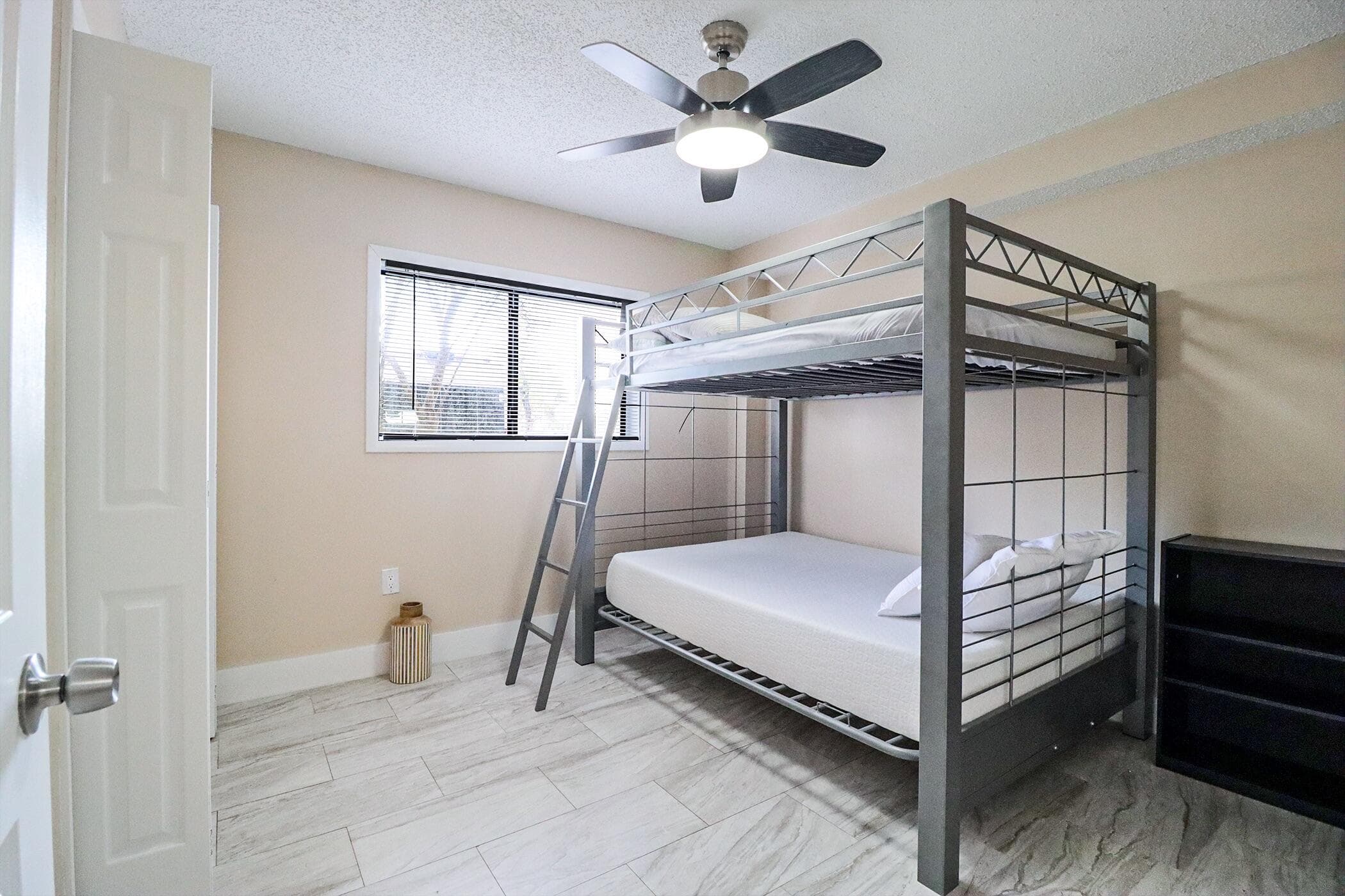 450 Palm Circle 106, Pembroke Pines, FL 33025 — photo 31 of 87