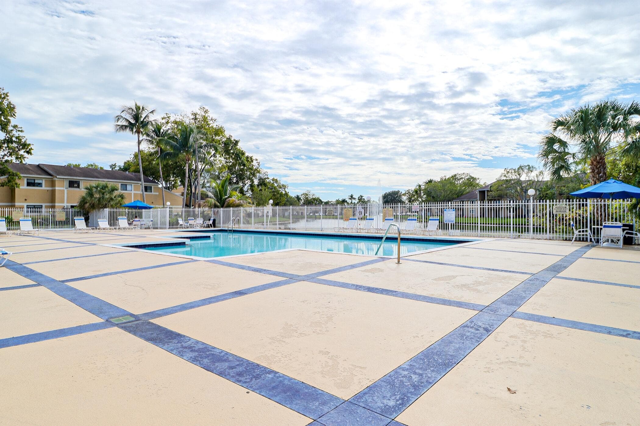 450 Palm Circle 106, Pembroke Pines, FL 33025 — photo 62 of 87