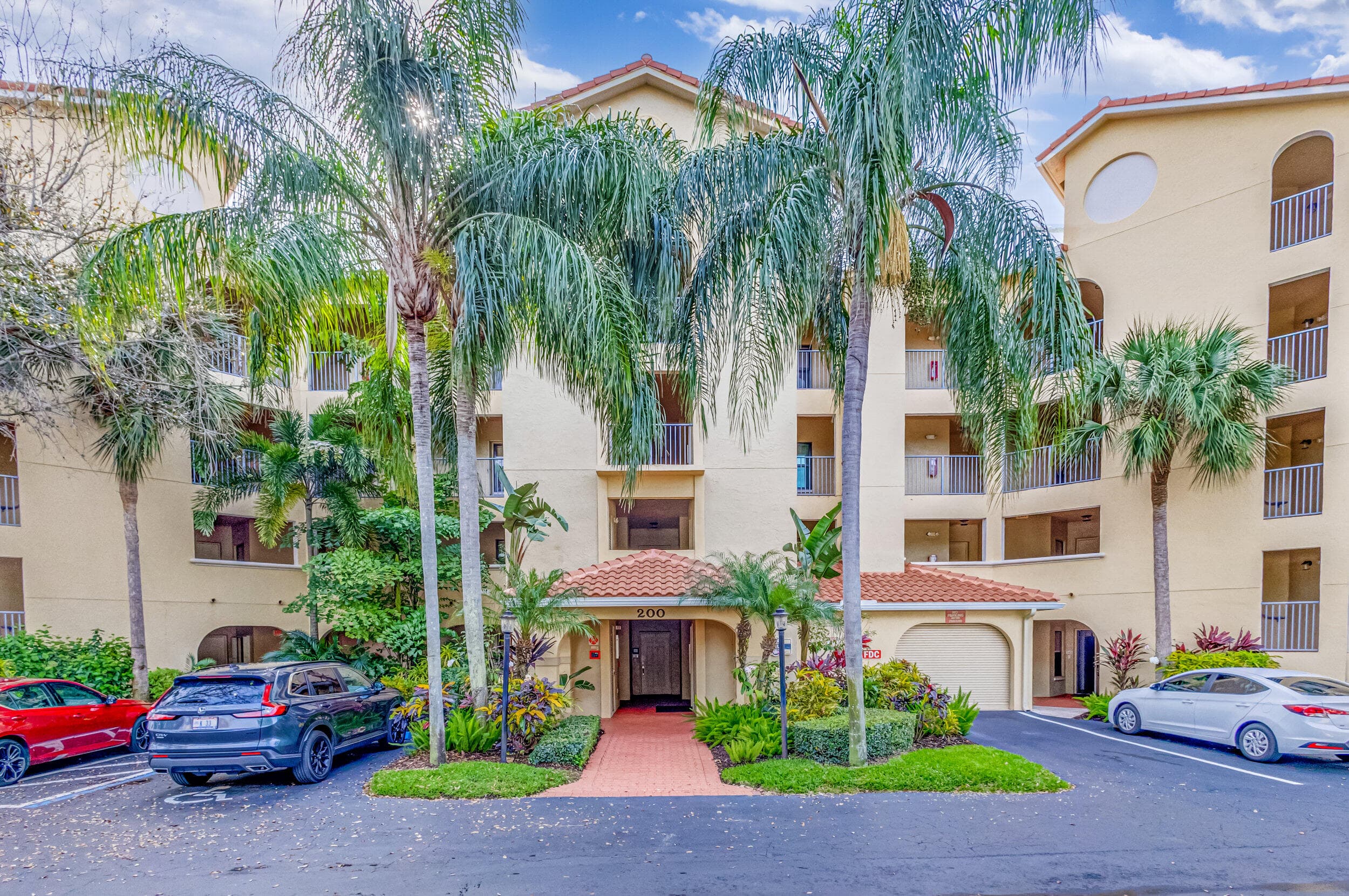 200 Uno Lago Drive 105, Juno Beach, FL 33408 — photo 3 of 41