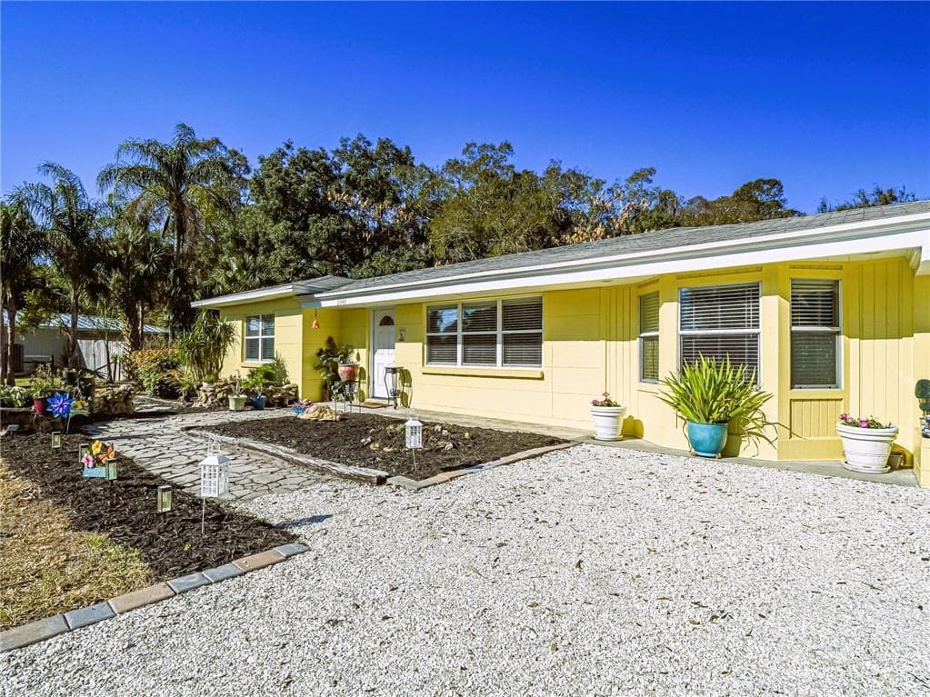 2049 50th Avenue, Vero Beach, FL 32966 — photo 1 of 31