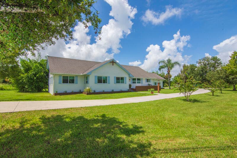 3675 66th Avenue, Vero Beach, FL 32966 — photo 4 of 21