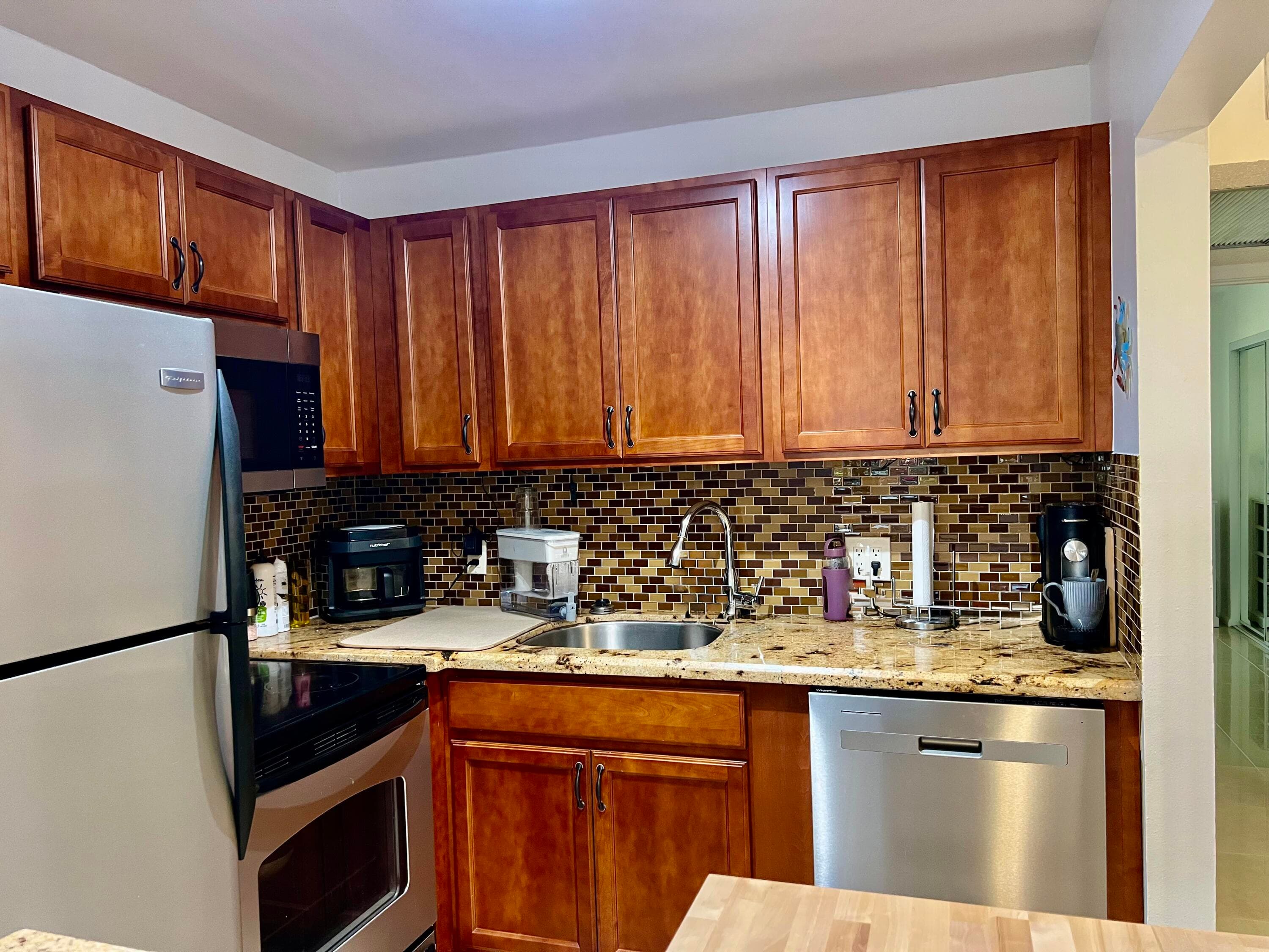 1011 Harwood C 1011, Deerfield Beach, FL 33442 — photo 8 of 46