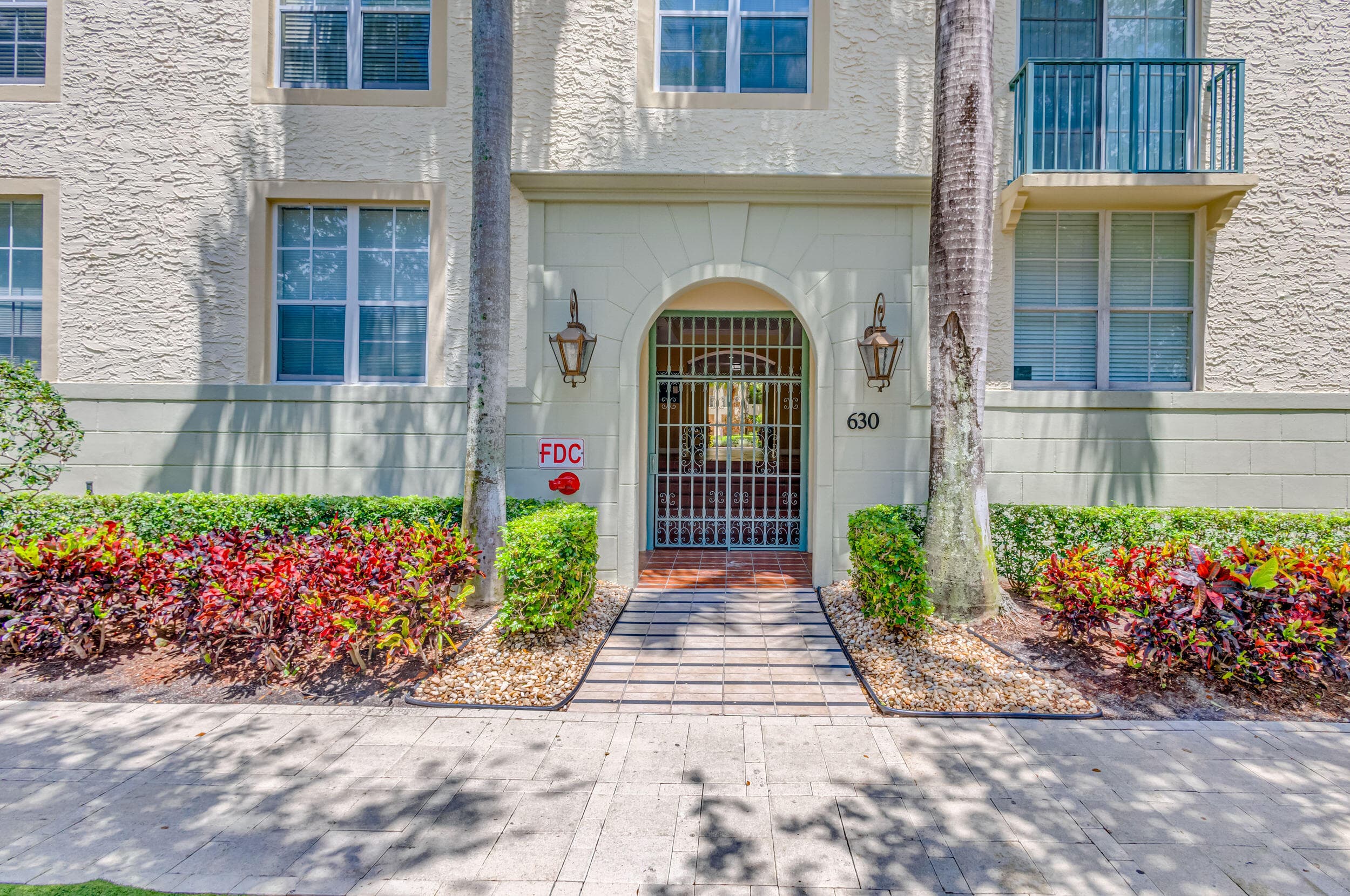 630 S Sapodilla Avenue 112, West Palm Beach, FL 33401 — photo 3 of 63