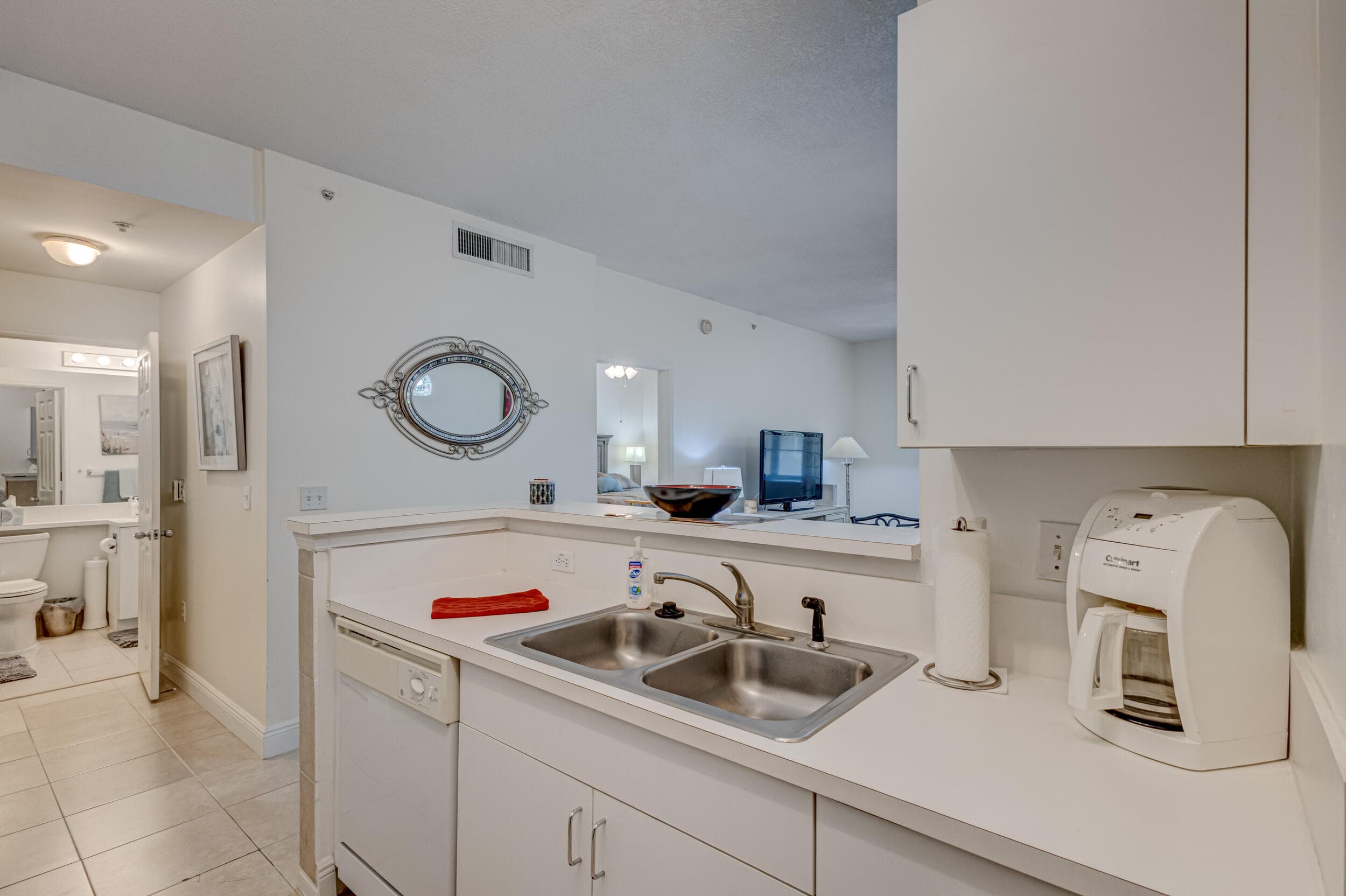 630 S Sapodilla Avenue 112, West Palm Beach, FL 33401 — photo 21 of 63