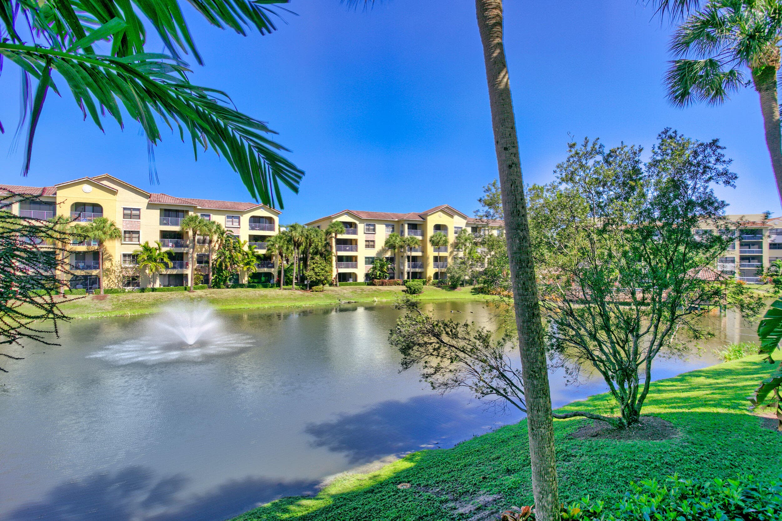 400 Uno Lago Drive 204, Juno Beach, FL 33408 — photo 37 of 44