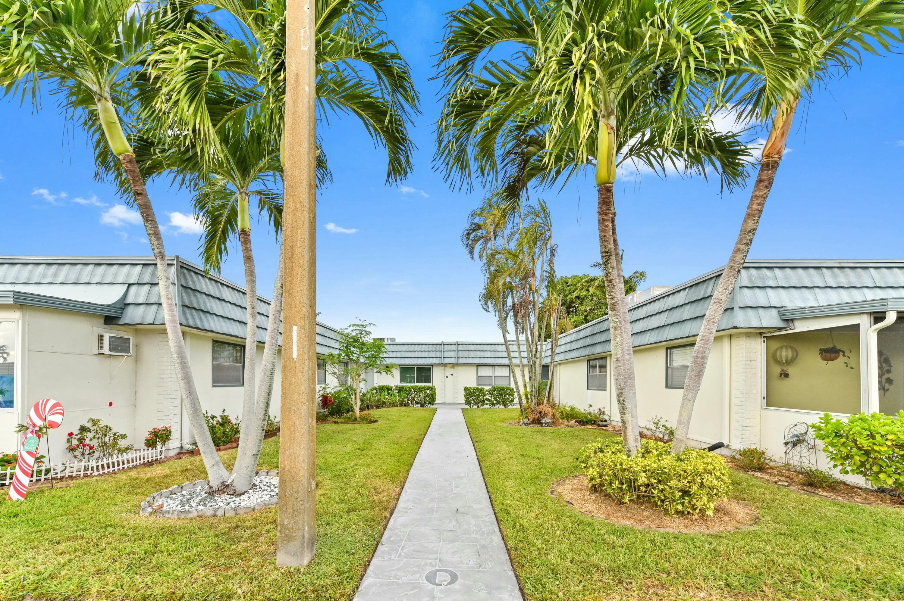 91 Waterford D, Delray Beach, FL 33446 — photo 1 of 37