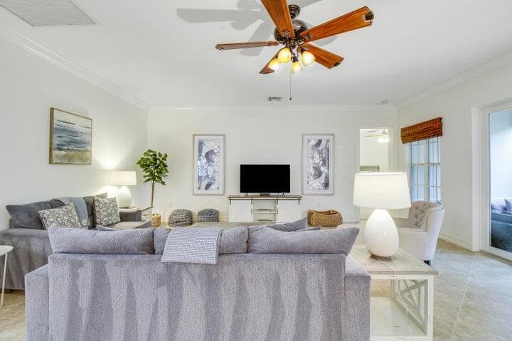 349 Chambord Terrace, Palm Beach Gardens, FL 33410 — photo 4 of 32