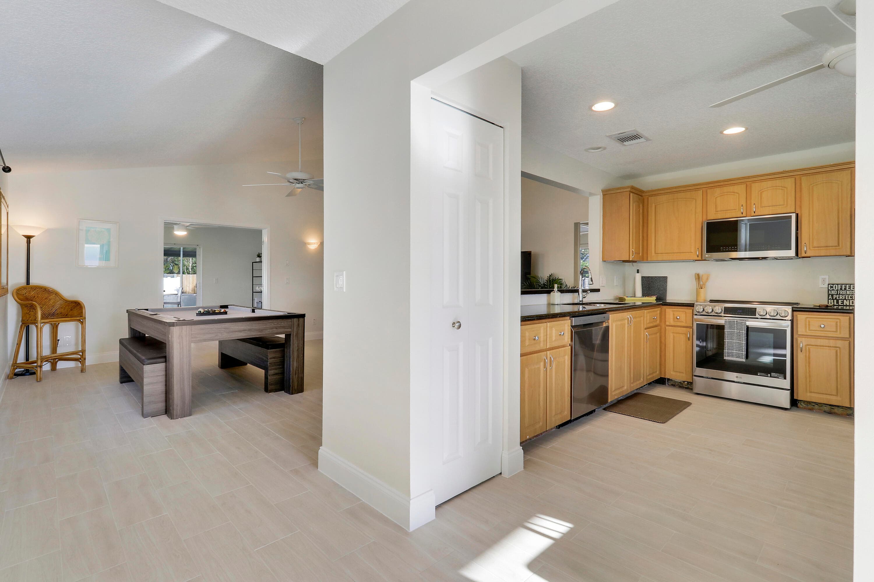 125 Arrowhead Circle, Jupiter, FL 33458 — photo 4 of 32
