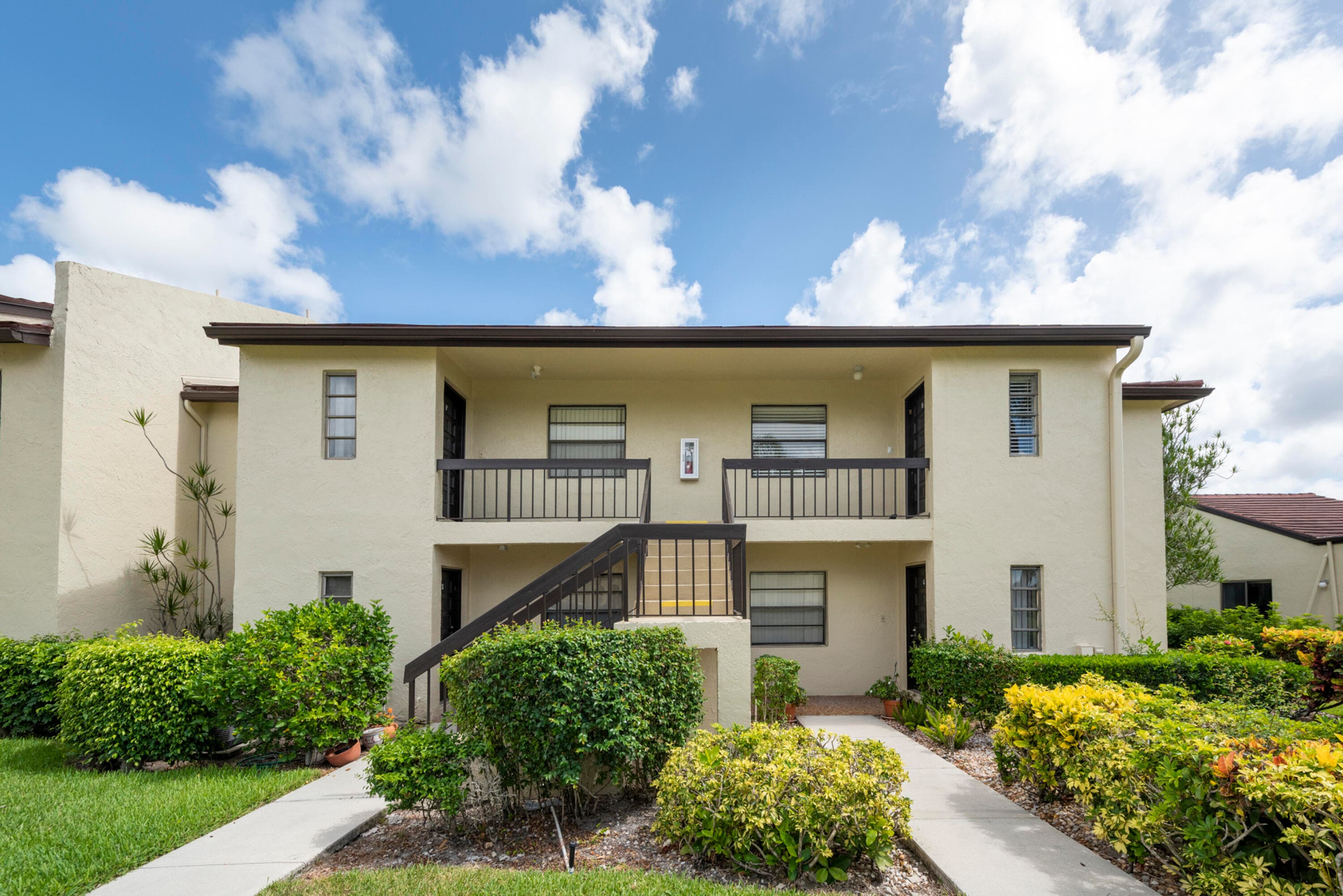 8535 Casa Del Lago H, Boca Raton, FL 33433 — photo 2 of 9
